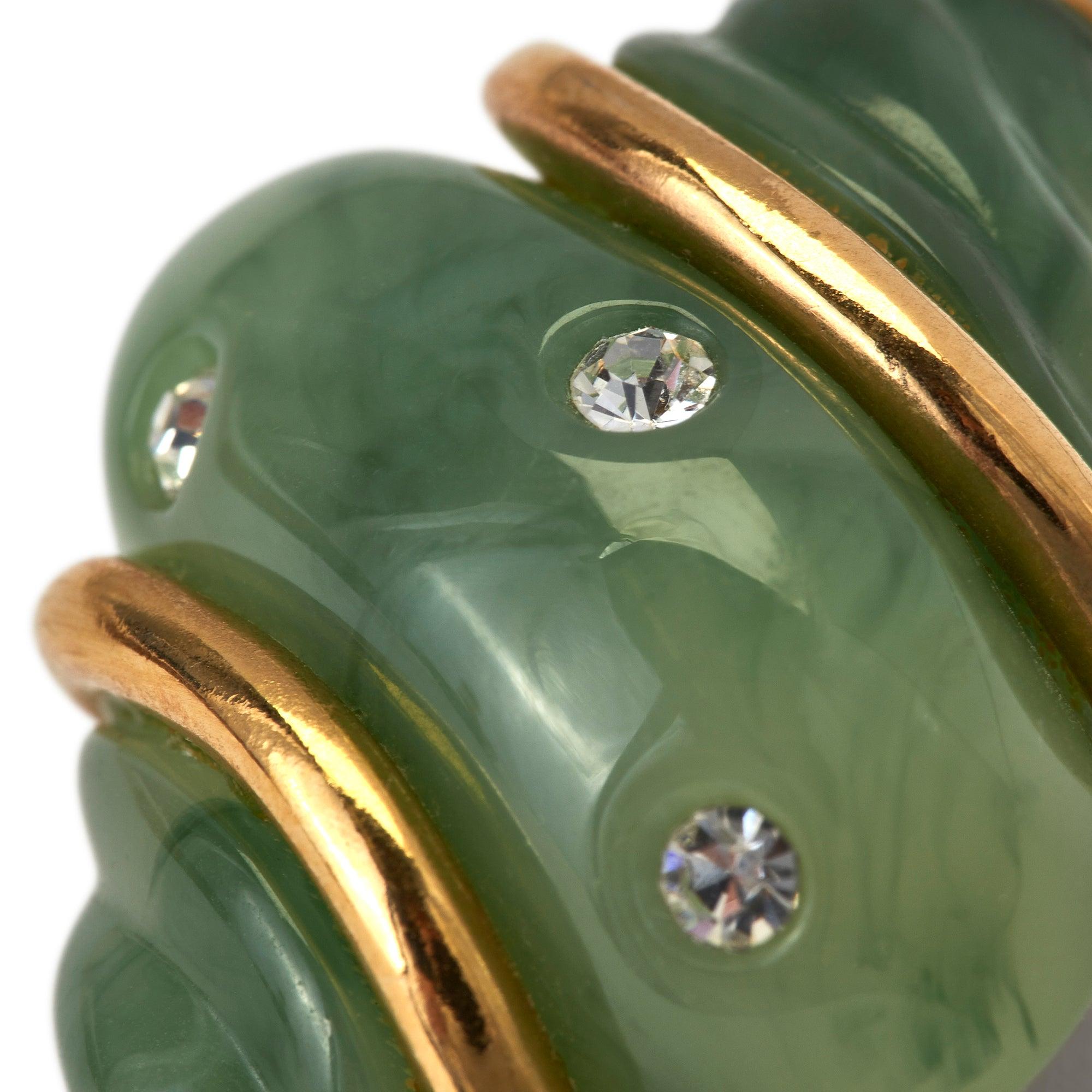 Orecchini a clip con conchiglia verde e oro Kenneth Jay Lane del 1990 In condizioni ottime in vendita a London, GB