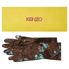 Guantes florales marrones y azules de Kenzo de los años 90 con sobre
