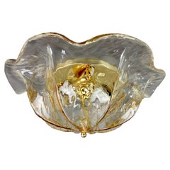 Lampada da soffitto a tre luci in vetro artistico soffiato a mano La Murrina del 1990. Firmato. Lampada da soffitto a tre luci in vetro artistico soffiato a mano La Murrina del 1990. Firmato.