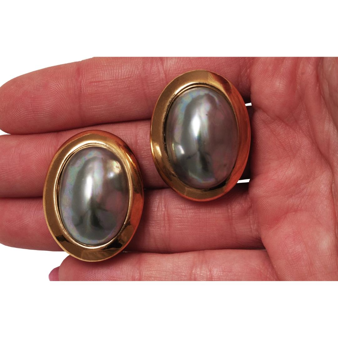 1990s Large Ciner Blister Pearl Clip Earrings In Excellent Condition For Sale In London, GB