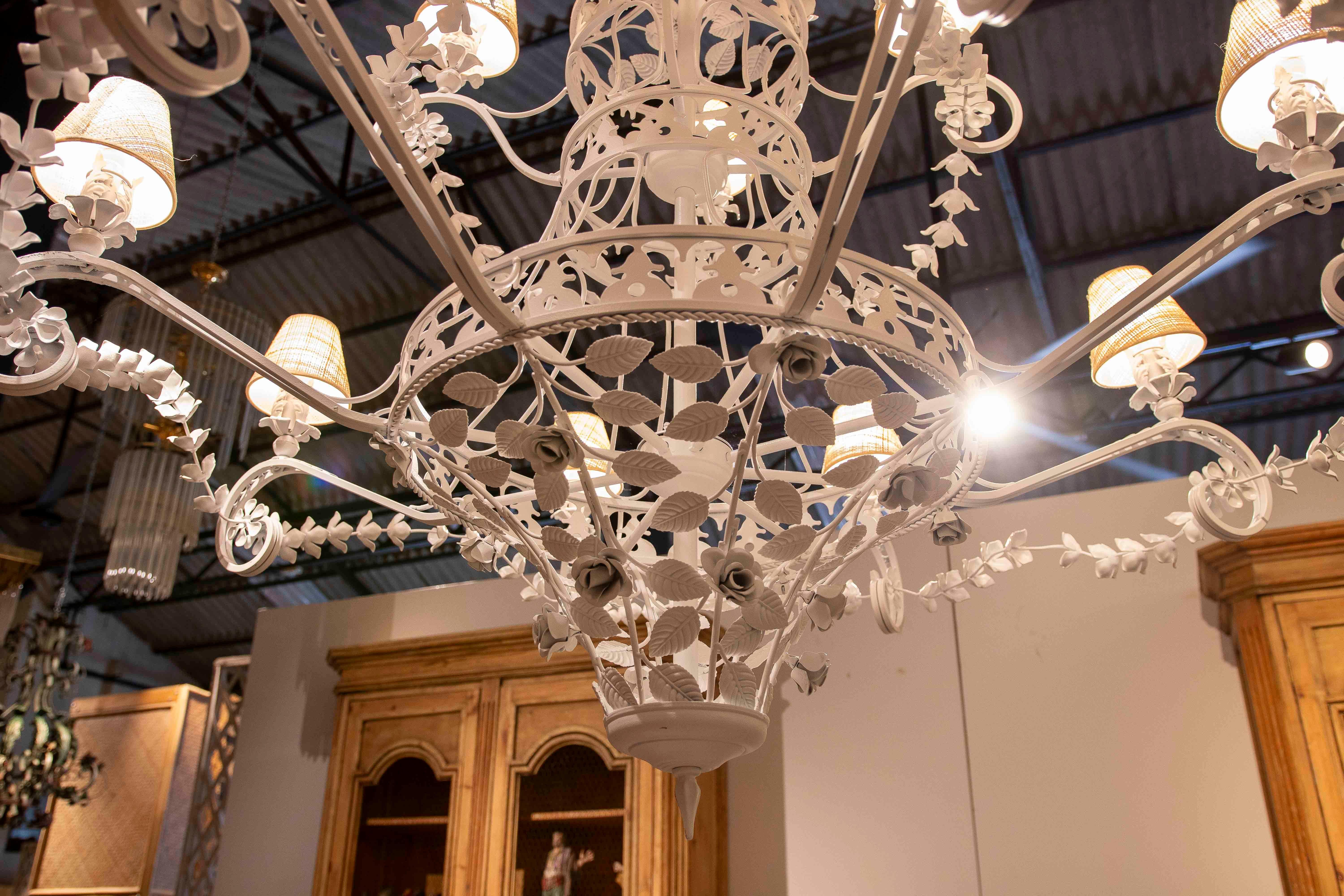 1990s Large Crown Style Ceiling Lamp in White Iron with Leaves For Sale 3