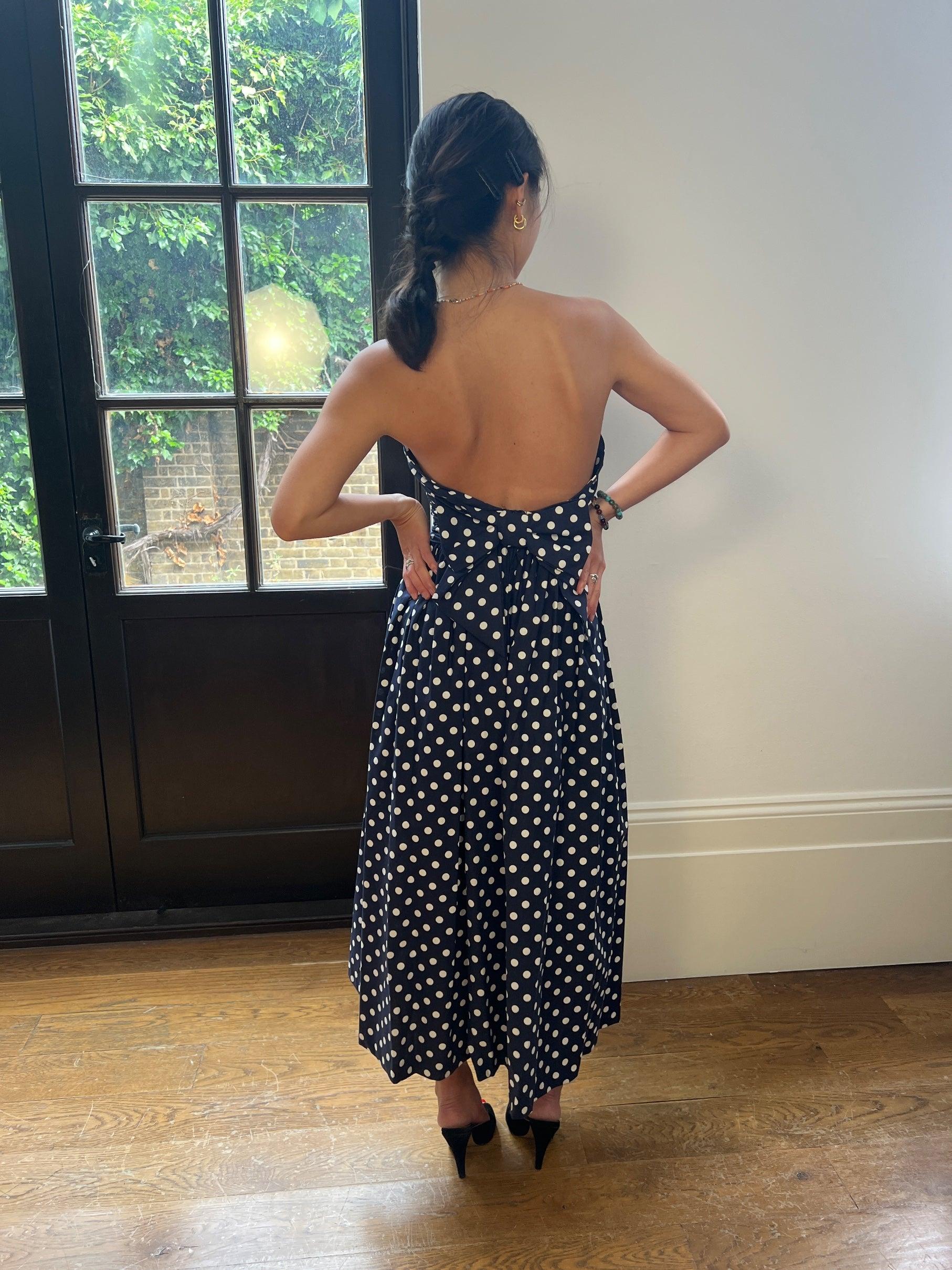 Vestido sin tirantes de lunares azul marino de los años 90 de Laura Ashley en venta 2