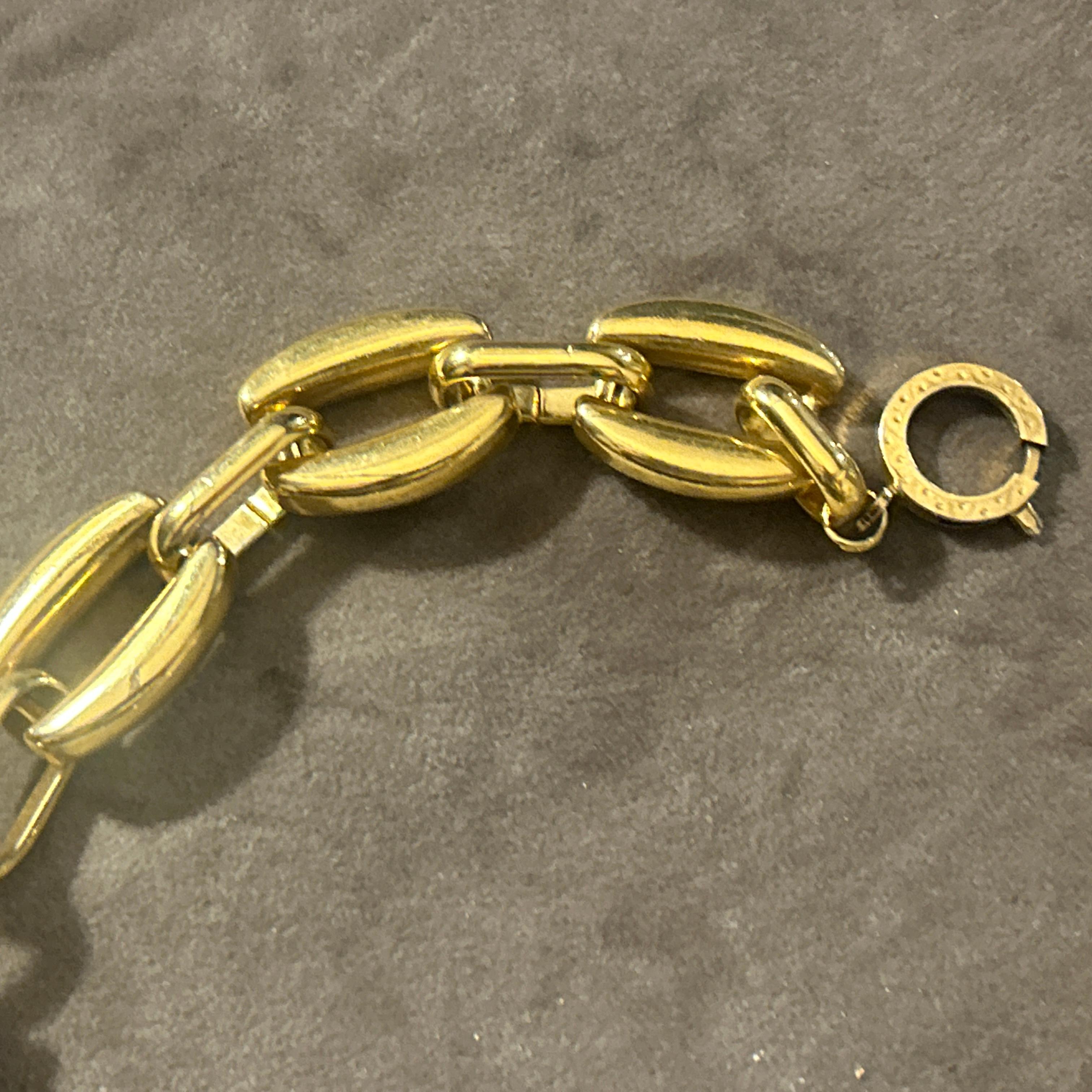 Laura Biagiotti, collier ras du cou avec médaillon en coquillage de couleur or, années 1990 en vente 1