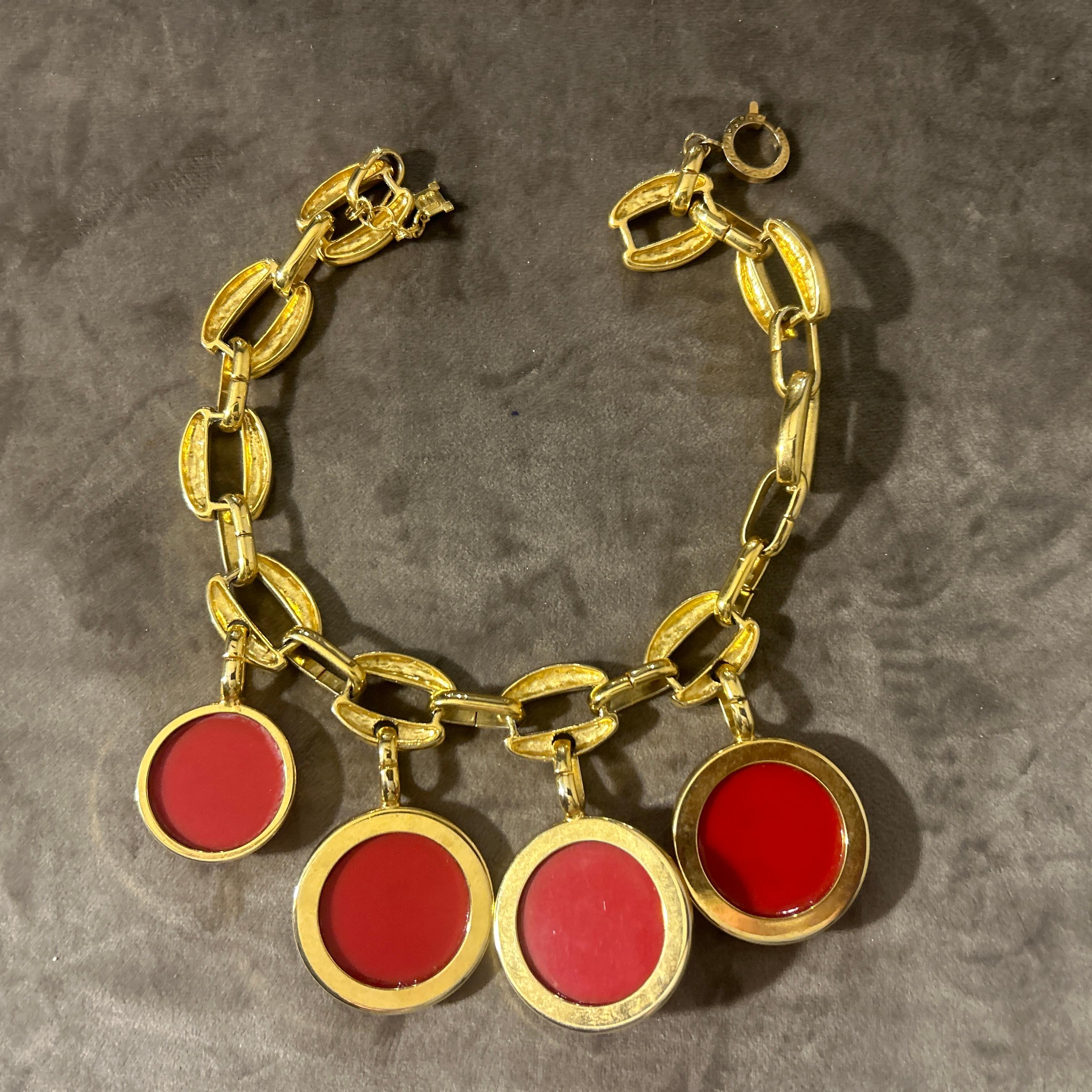 Laura Biagiotti, collier ras du cou avec médaillon en coquillage de couleur or, années 1990 en vente 2
