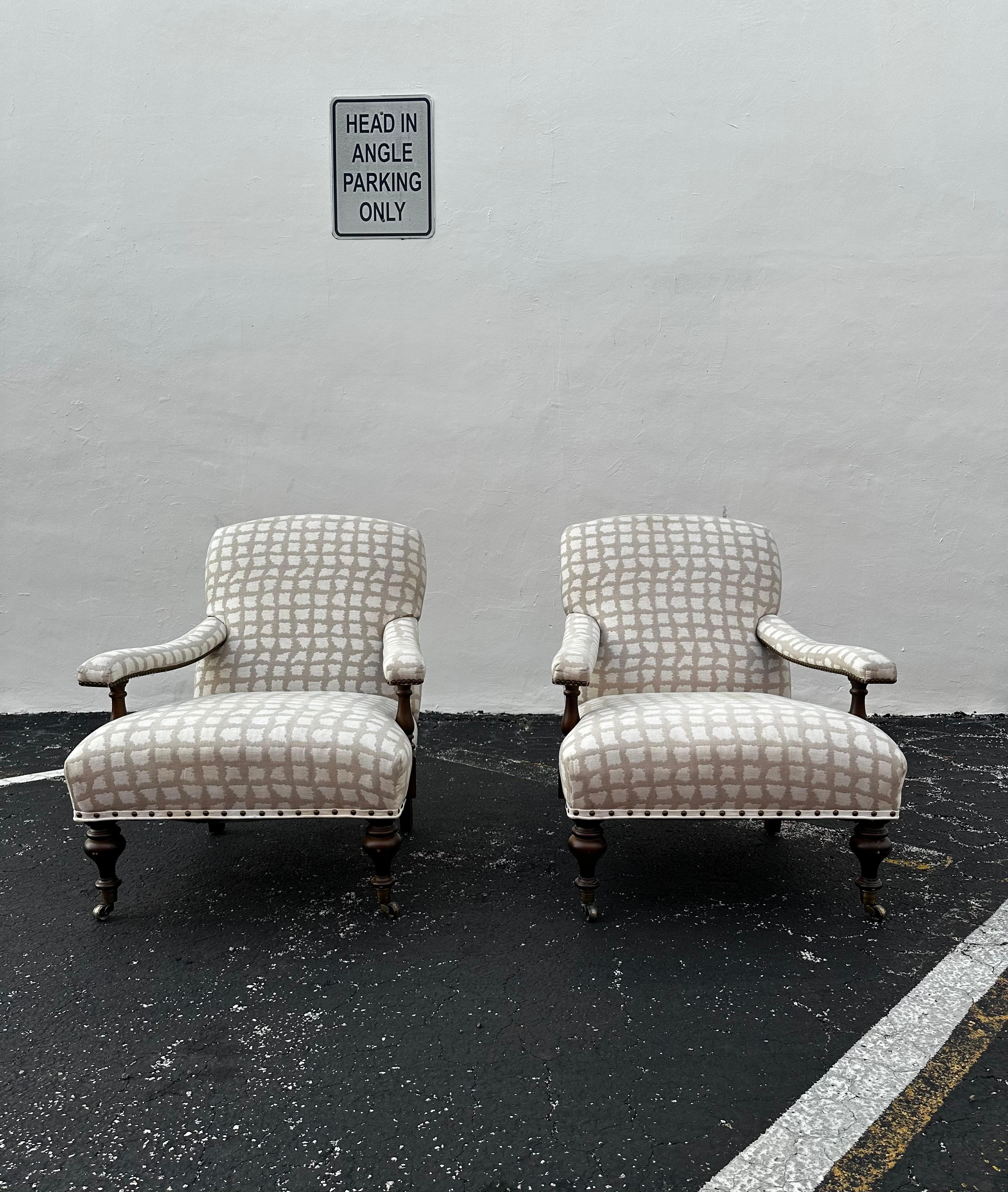 Cette année, nous vous proposons l'une des plus belles chaises que vous puissiez espérer trouver. Le design est remarquable partout. Les magnifiques chaises sont une pièce d'apparat qui est également extrêmement confortable et pleine de personnalité