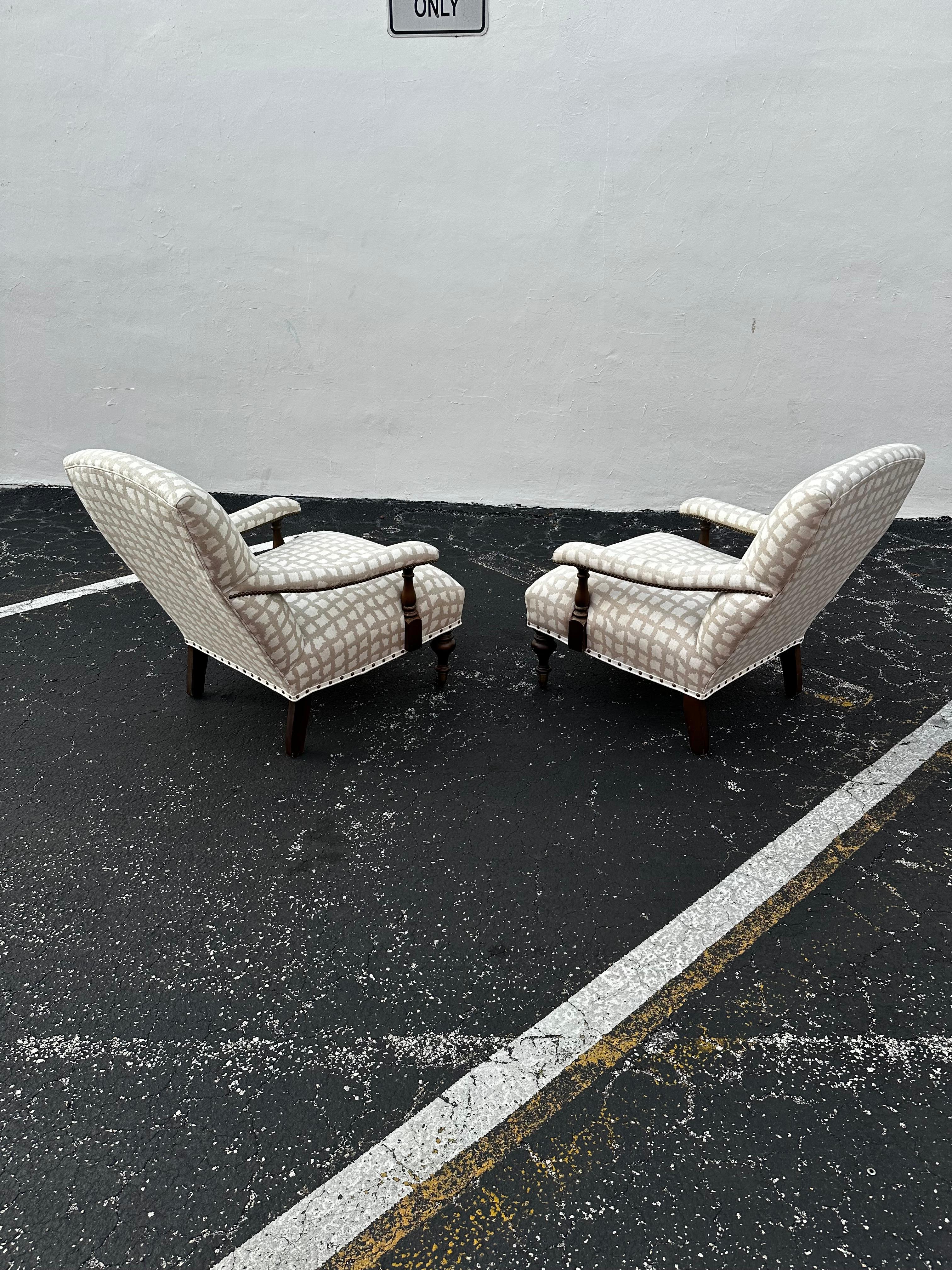 Tissu d'ameublement 1990 Lee Industries Bibliothèque anglaise Biege White Linen  sur roulettes, ensemble de 2 en vente