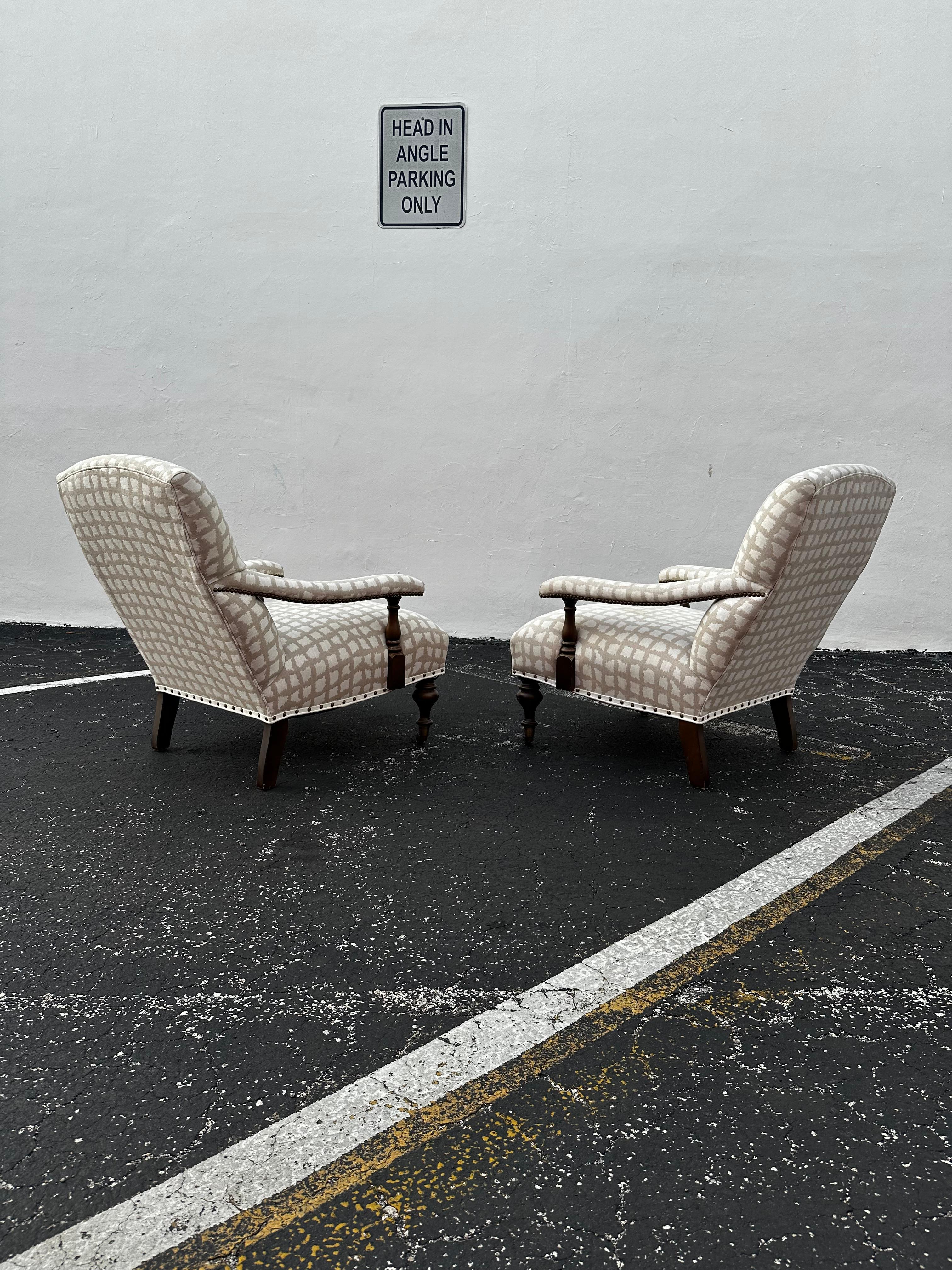 1990 Lee Industries Bibliothèque anglaise Biege White Linen  sur roulettes, ensemble de 2 en vente 1