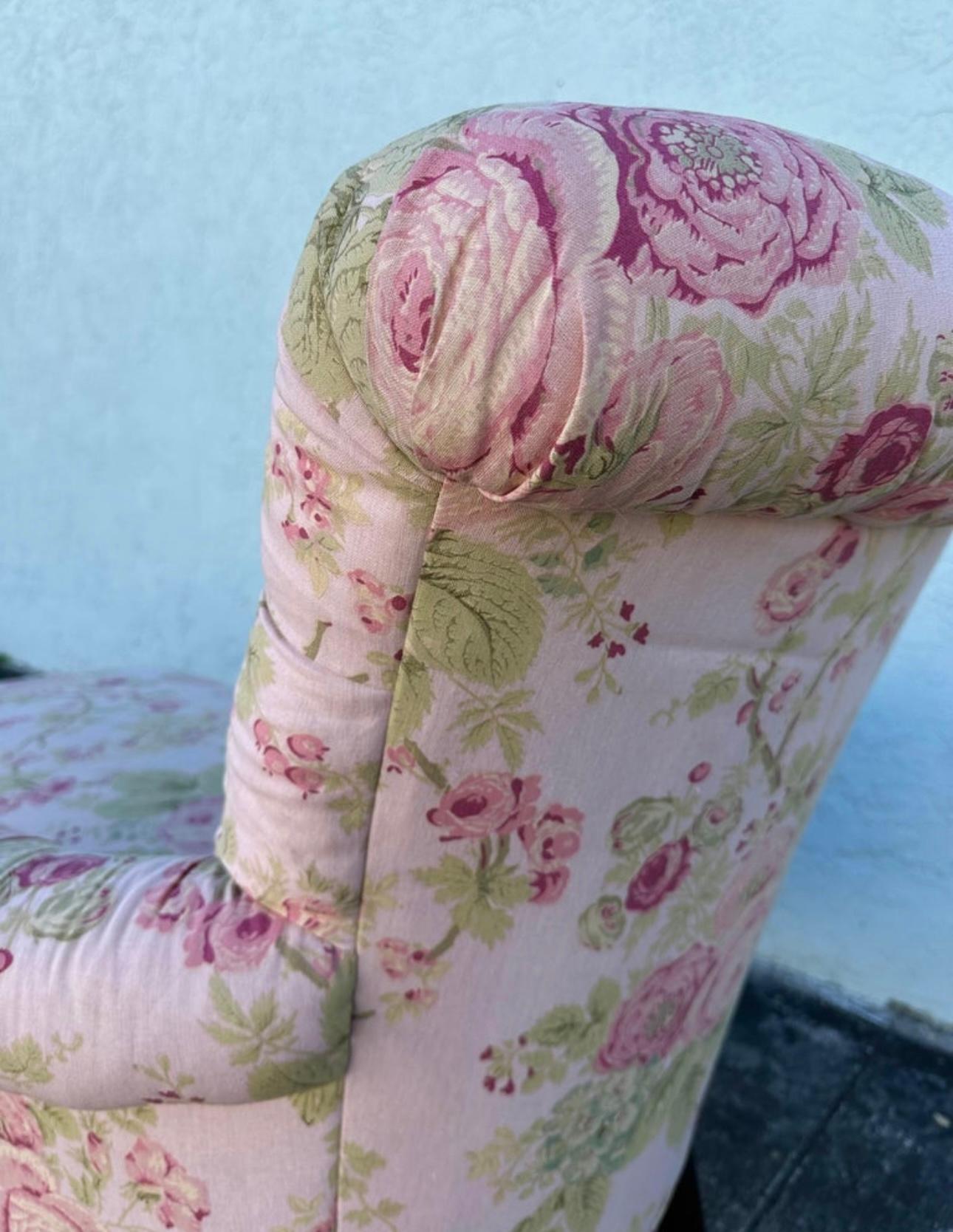1990s Lee Industries English Linen Floral Tufted Chaise on Castors in vendita 2