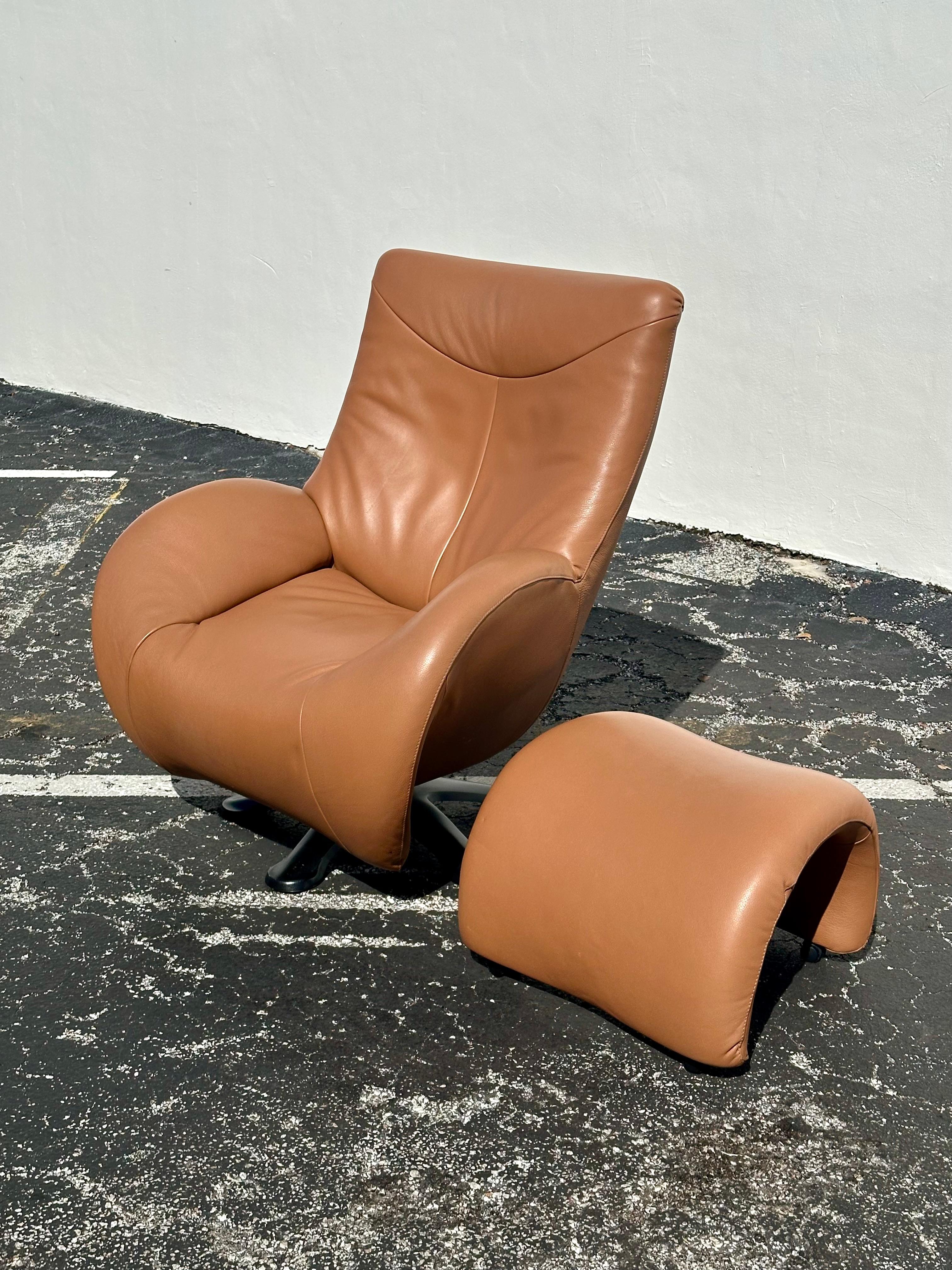 1990er Jahre Post Modern Leolux Skulpturaler Leder-Drehstuhl mit Ottomane, 2er-Set im Angebot 5