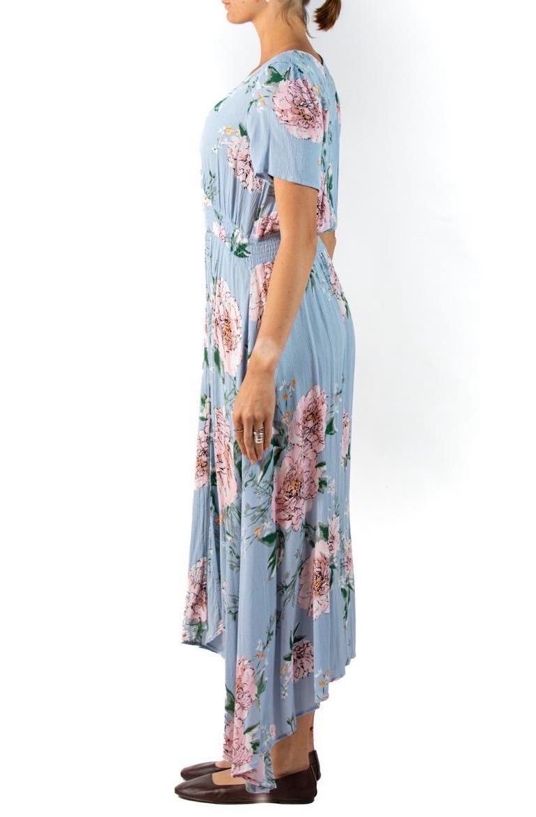 1990S Light Blue Floral Rayon Crinkle Crepe 1940S Style Dress In Excellent Condition For Sale In New York, NY