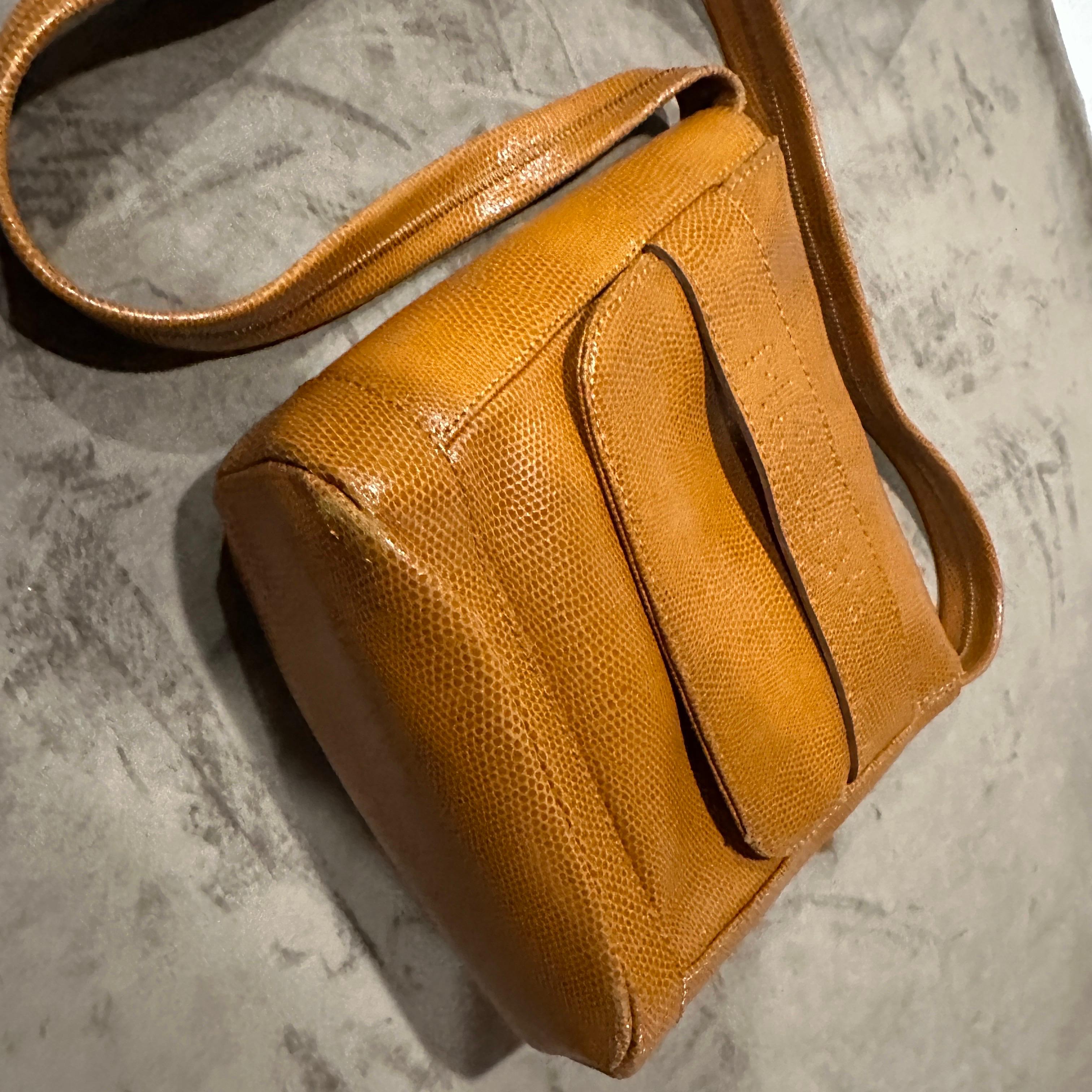 1990 - Porte-monnaie en cuir marron clair de Missoni en vente 5