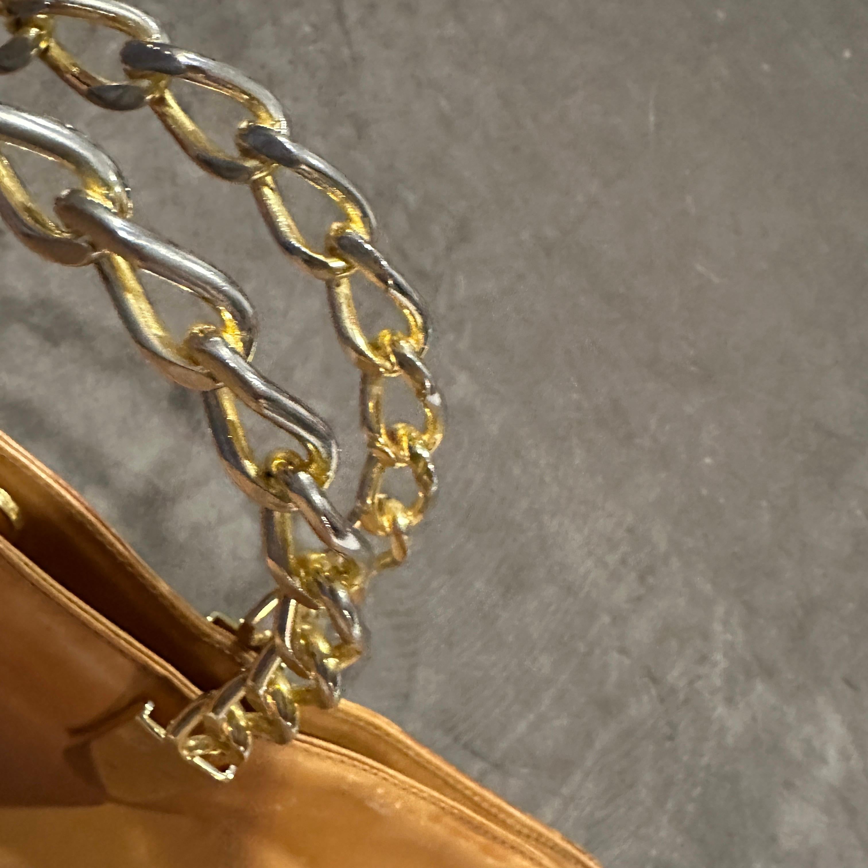 1990s Light Tan Leather and Gilded Metal Italian Tote Bag by Edoardo Giannotti en vente 5
