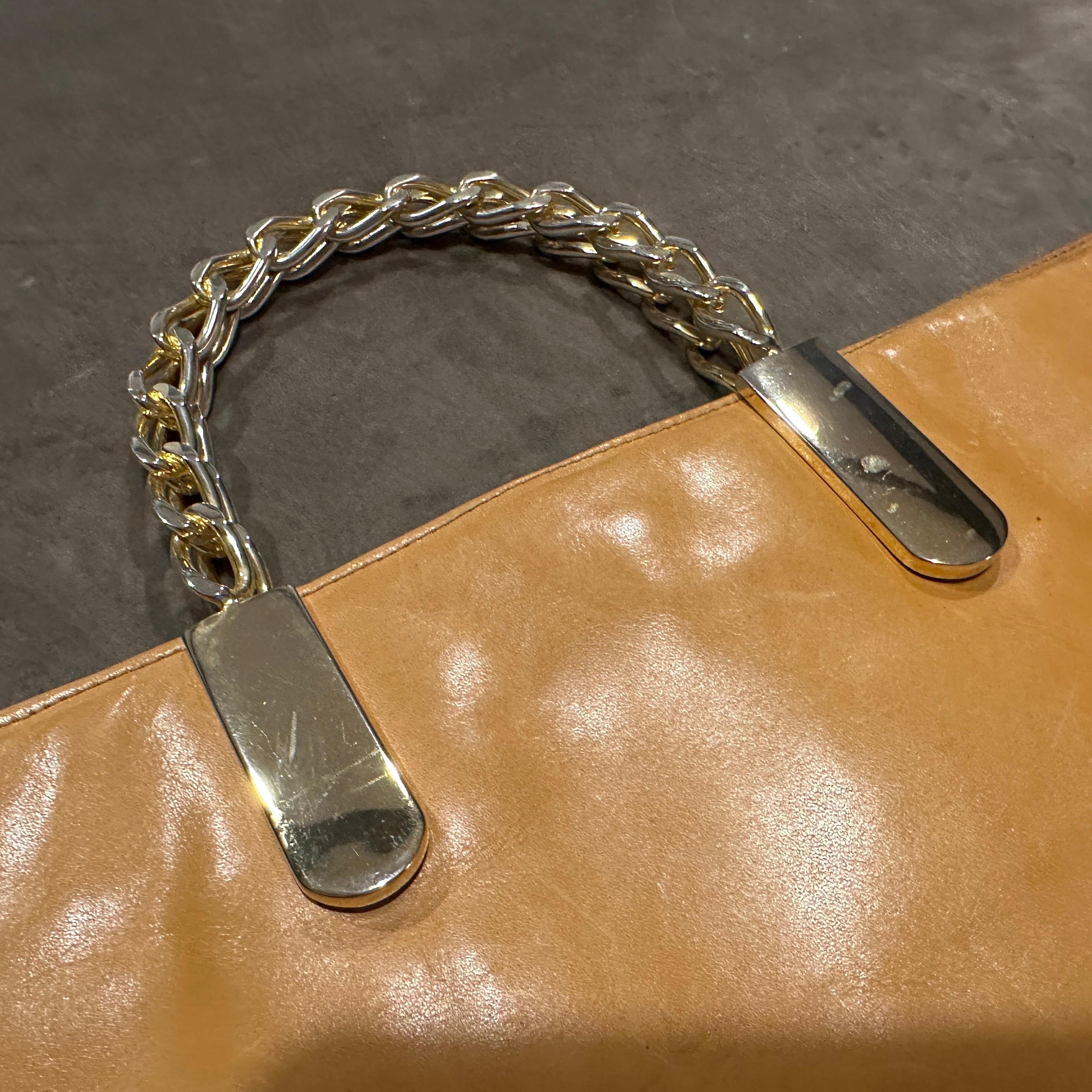 1990s Light Tan Leather and Gilded Metal Italian Tote Bag by Edoardo Giannotti en vente 8