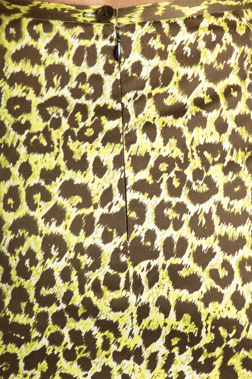 1990S Lime Green Leopard Print Cotton Sateen Pencil Skirt For Sale 3