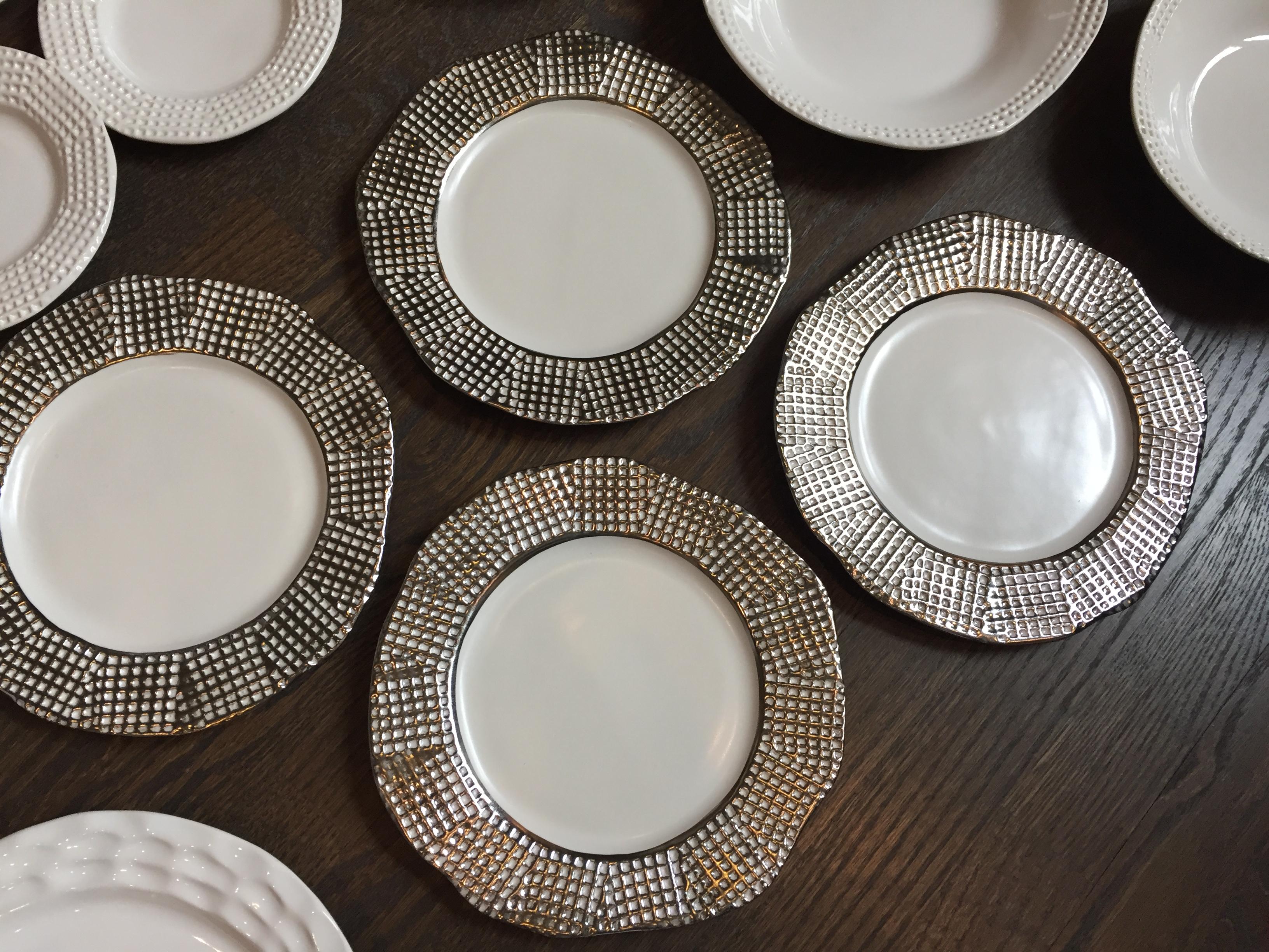 Michael Wainwright Dinnerware Set of 30 Pieces 1990s Limited Edition

Michael Wainwright dinnerware. Many of these pieces are sold out and unavailable - to the collector this is a gold mine, to the entertainer, this is elegance at its best!

6 10 in