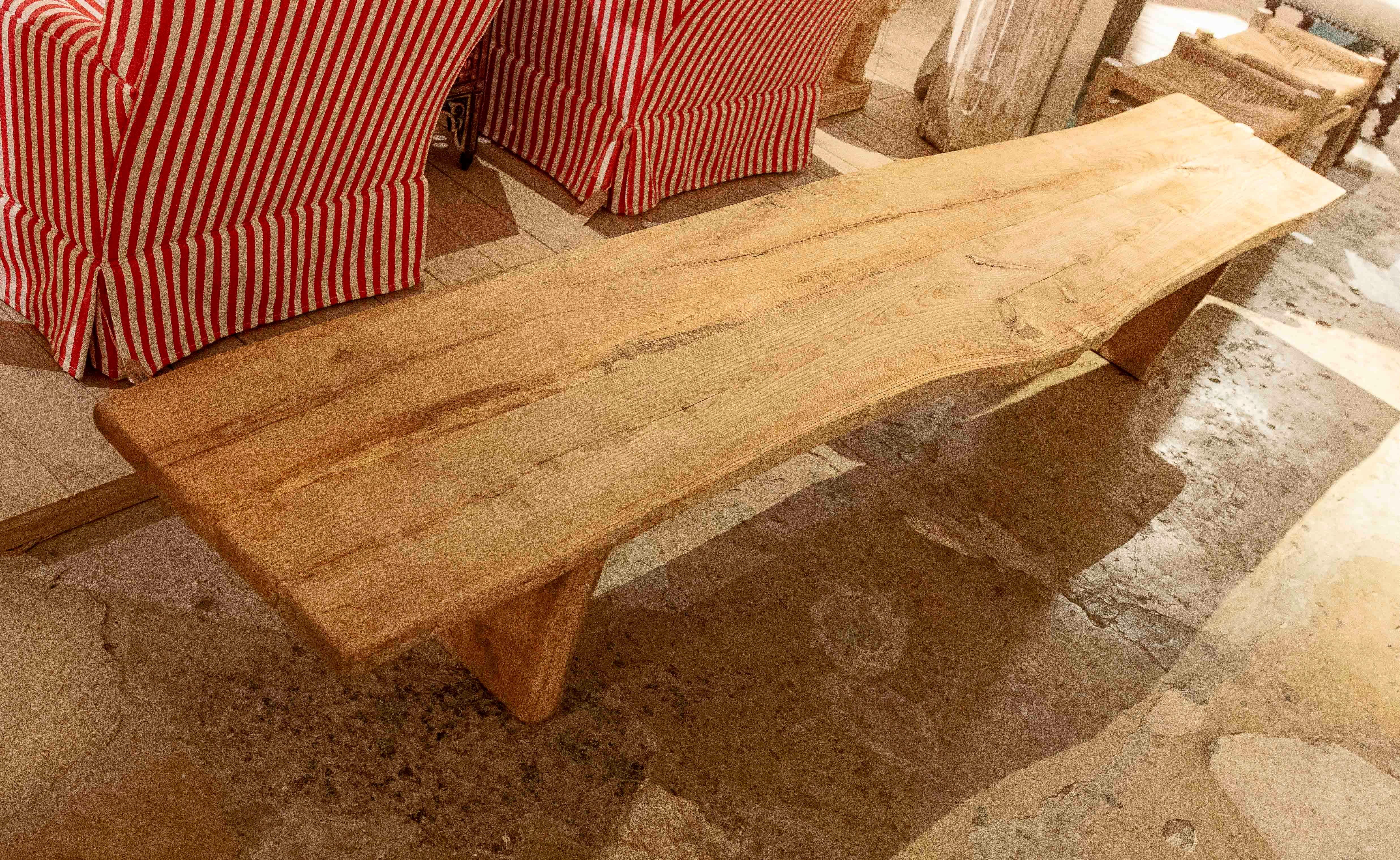 1990 Long banc rustique en Wood Solid avec une finition naturelle en vente 3