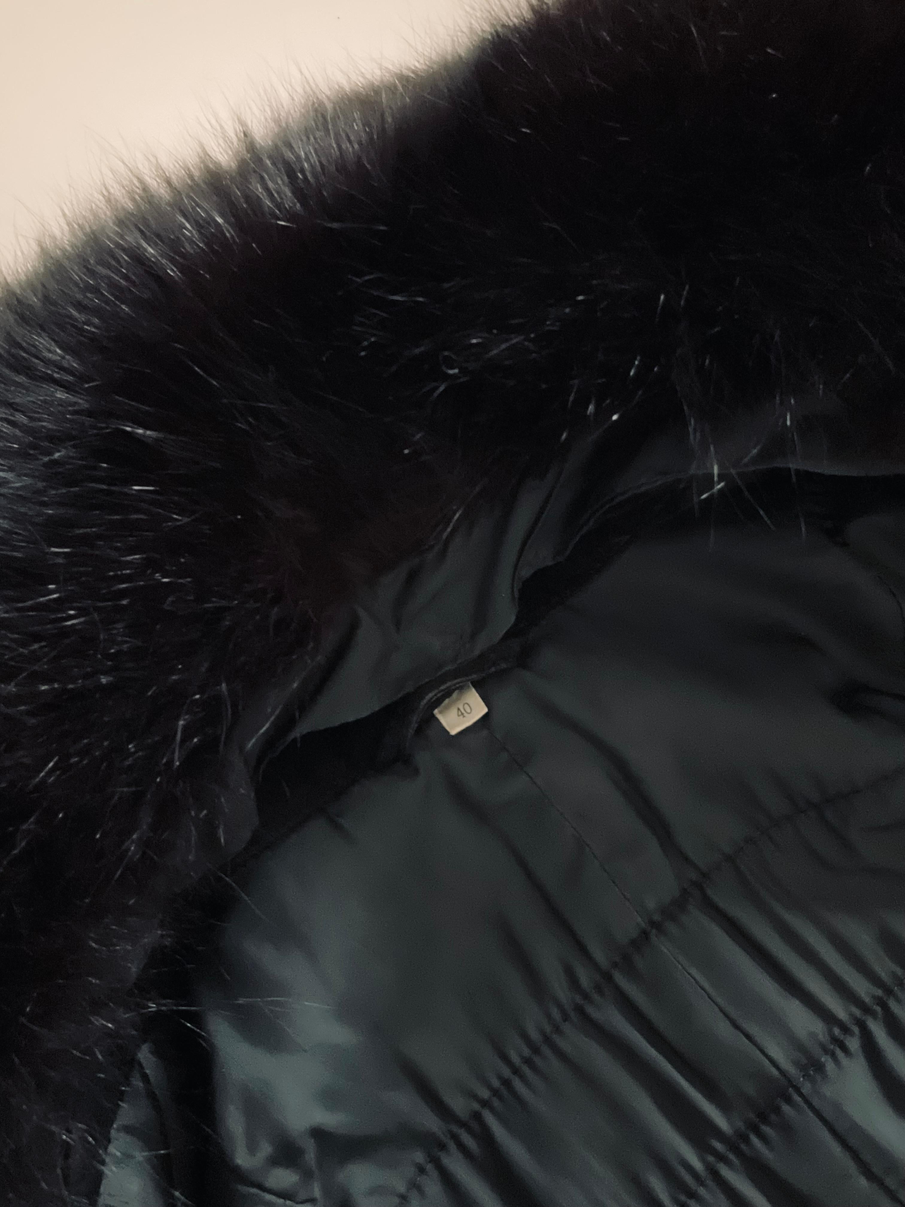 1990 Long manteau en daim avec col en fourrure en vente 6