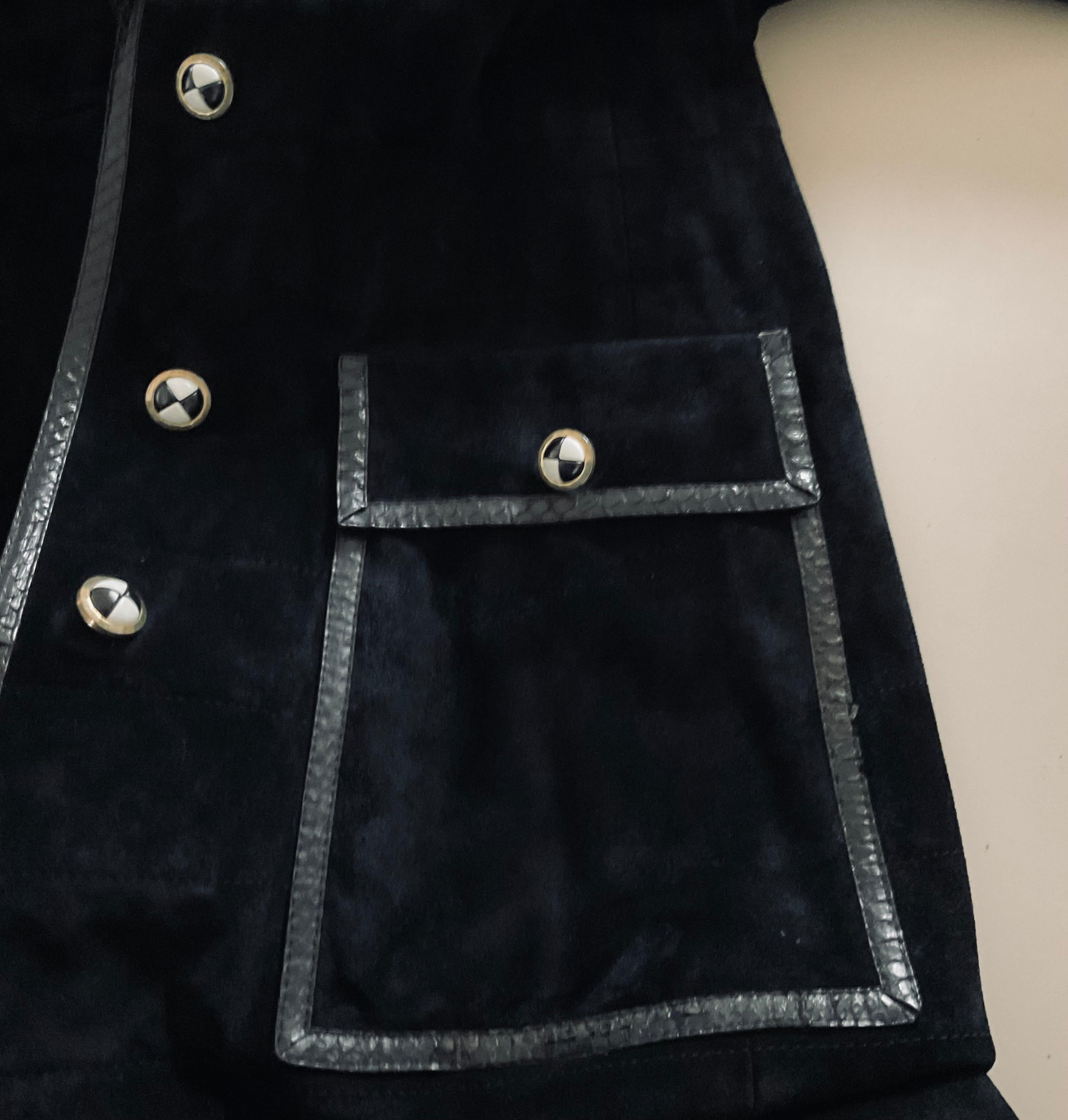 1990 Long manteau en daim avec col en fourrure en vente 7