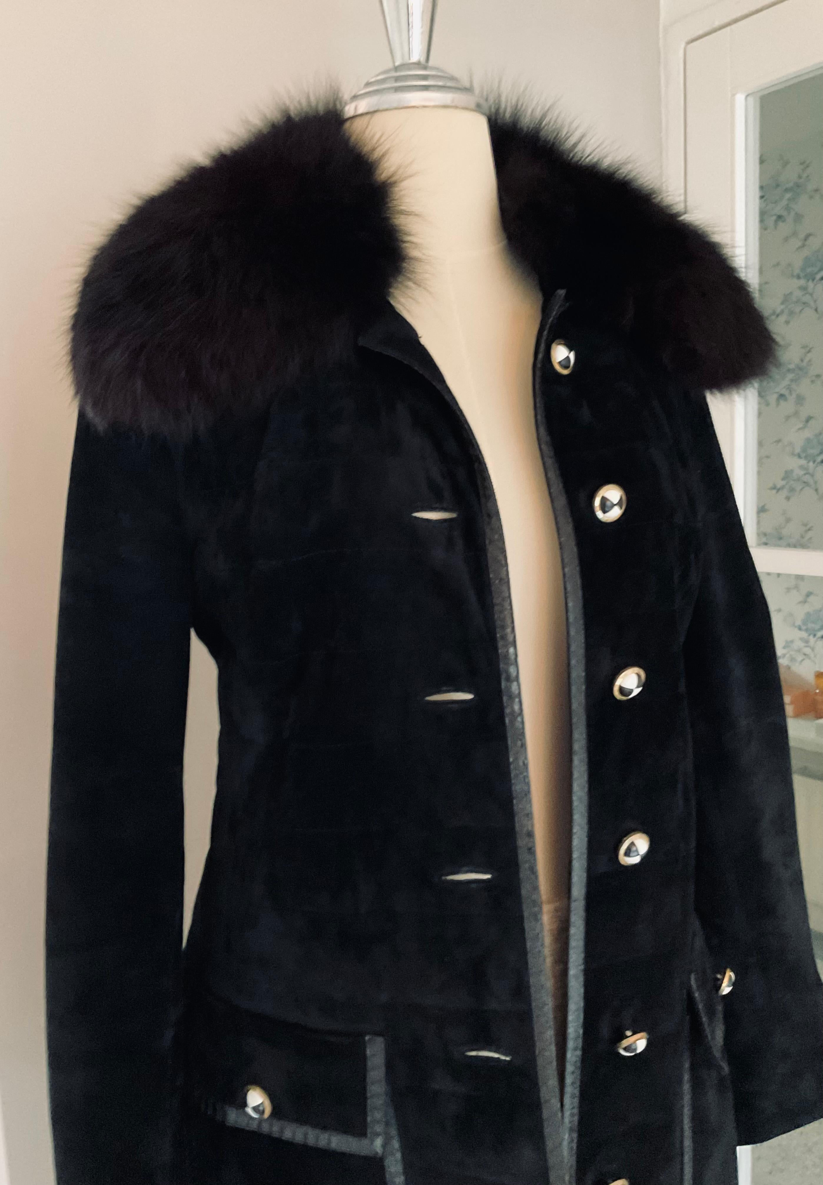 1990 Long manteau en daim avec col en fourrure en vente 8