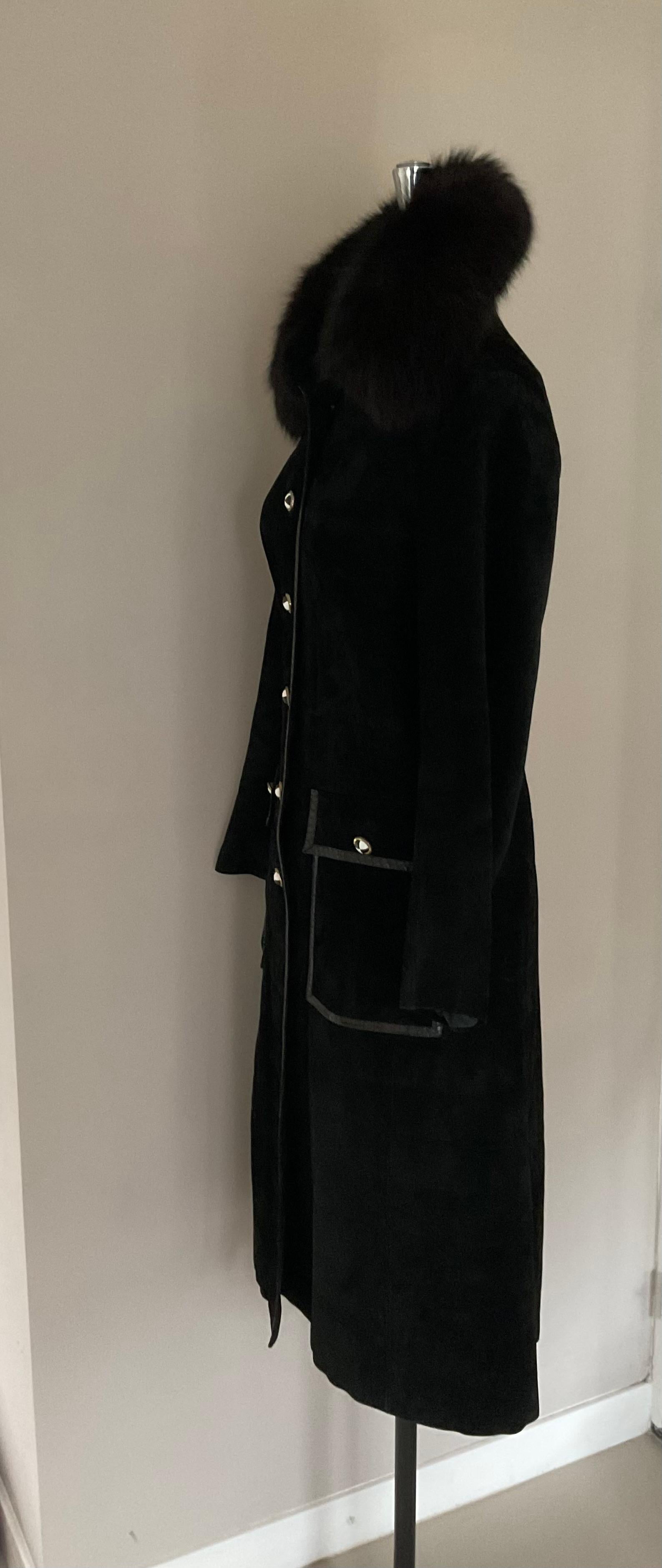 1990 Long manteau en daim avec col en fourrure Bon état - En vente à 'S-HERTOGENBOSCH, NL