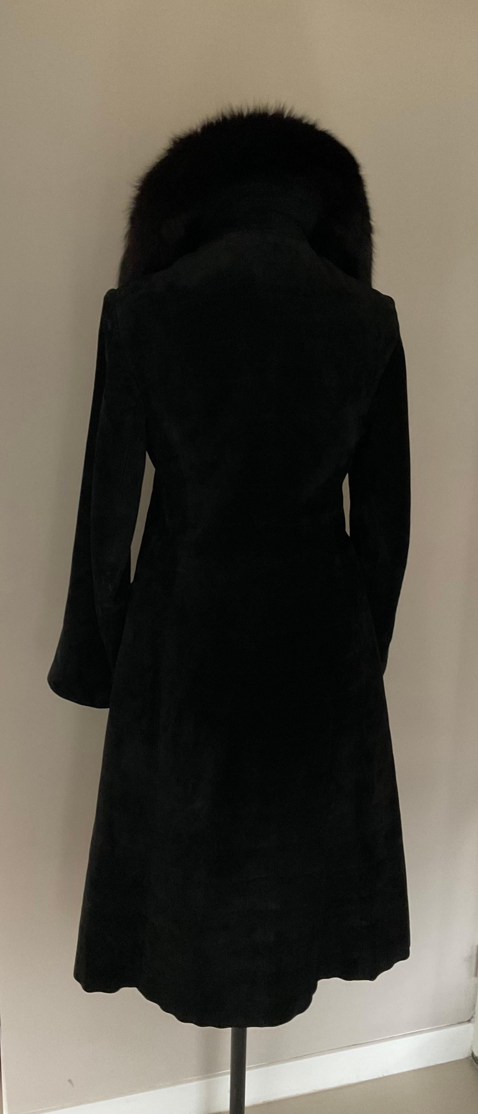 1990 Long manteau en daim avec col en fourrure Pour femmes en vente