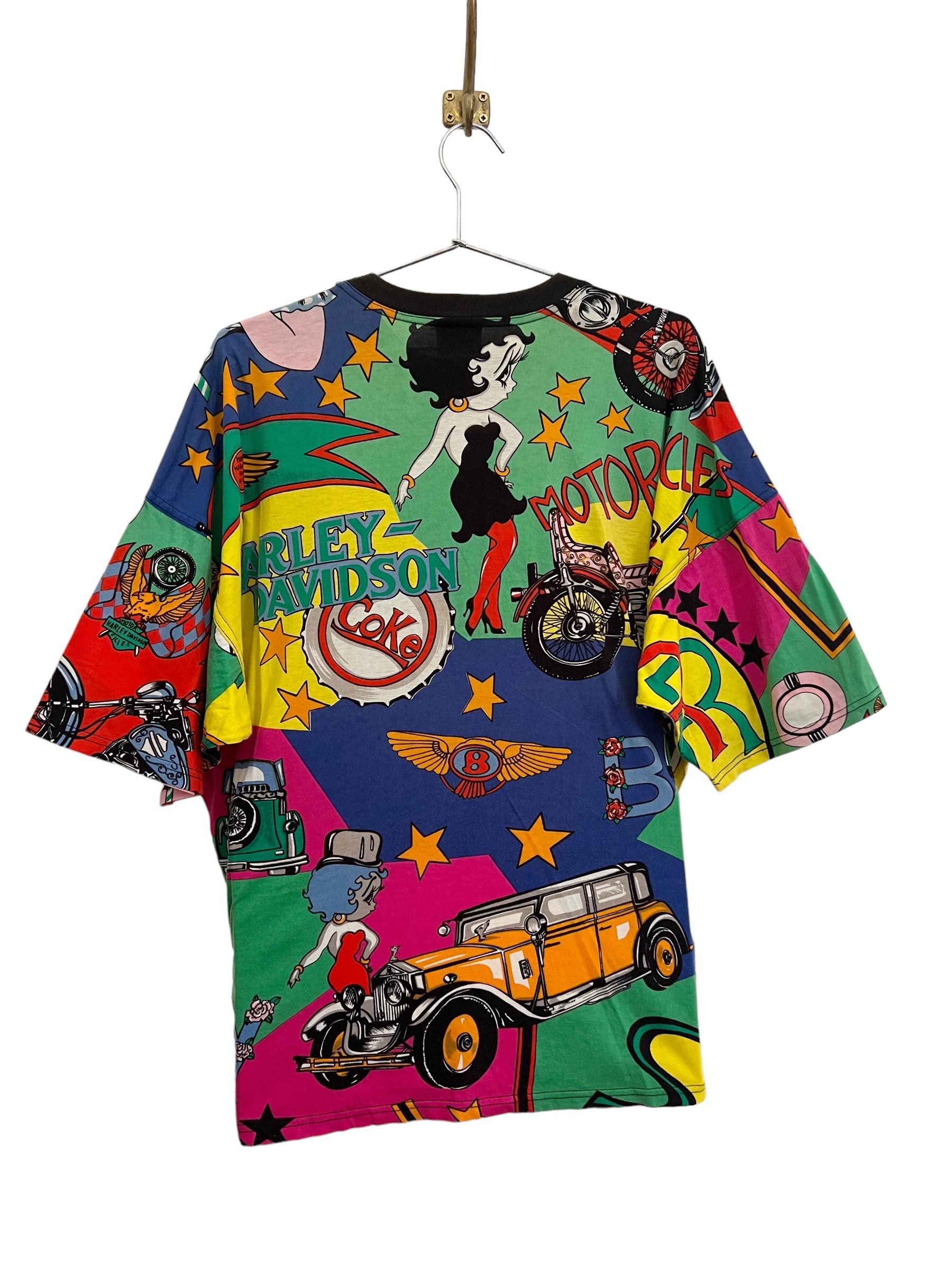 1990's Loud Vintage Gianni Versace Betty Boop Colourful Cartoon Pattern T-Shirt For Sale 2