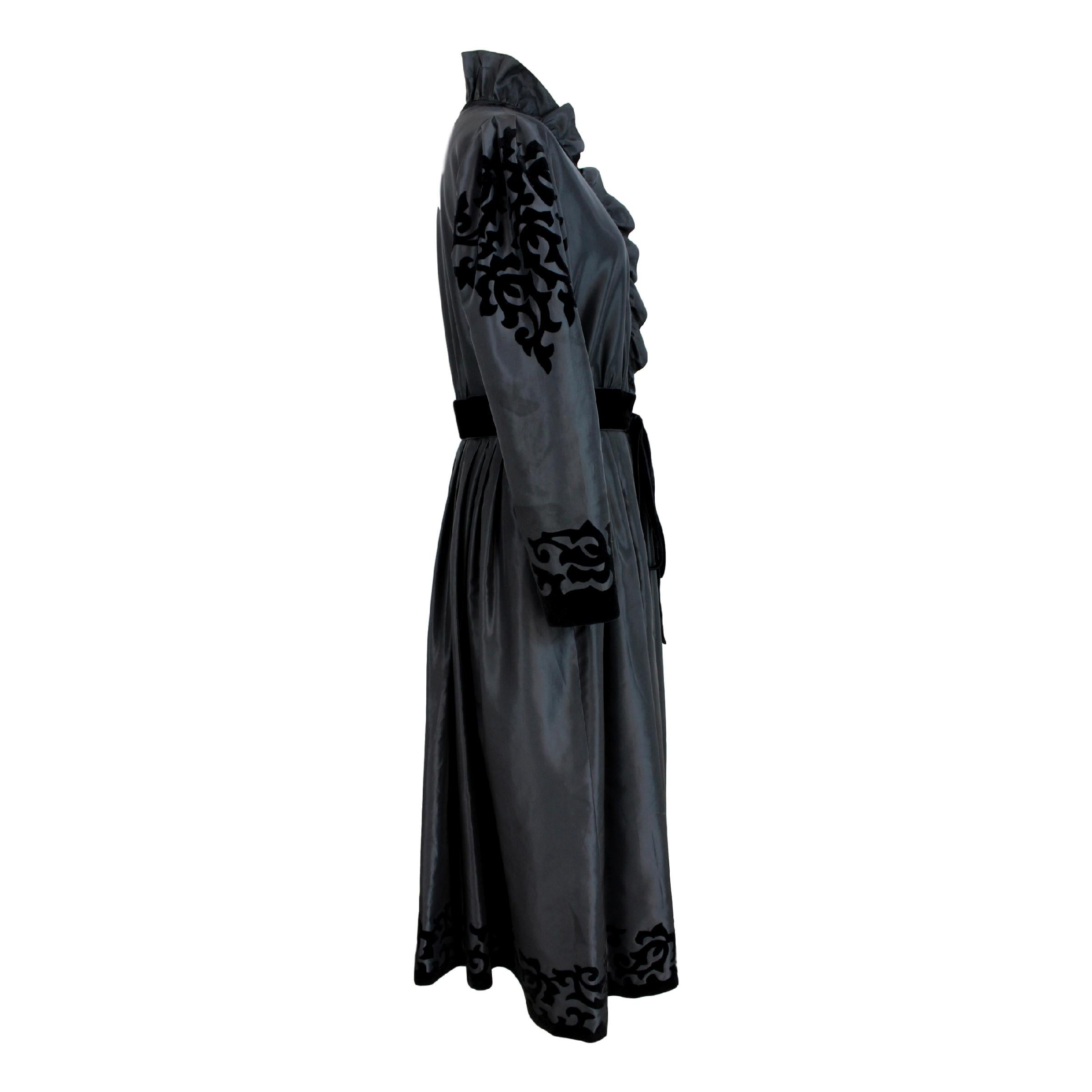 1990s Louis Feraud Black Cerimony Floral Velvet Vintage Long Dress In Excellent Condition For Sale In Brindisi, Bt