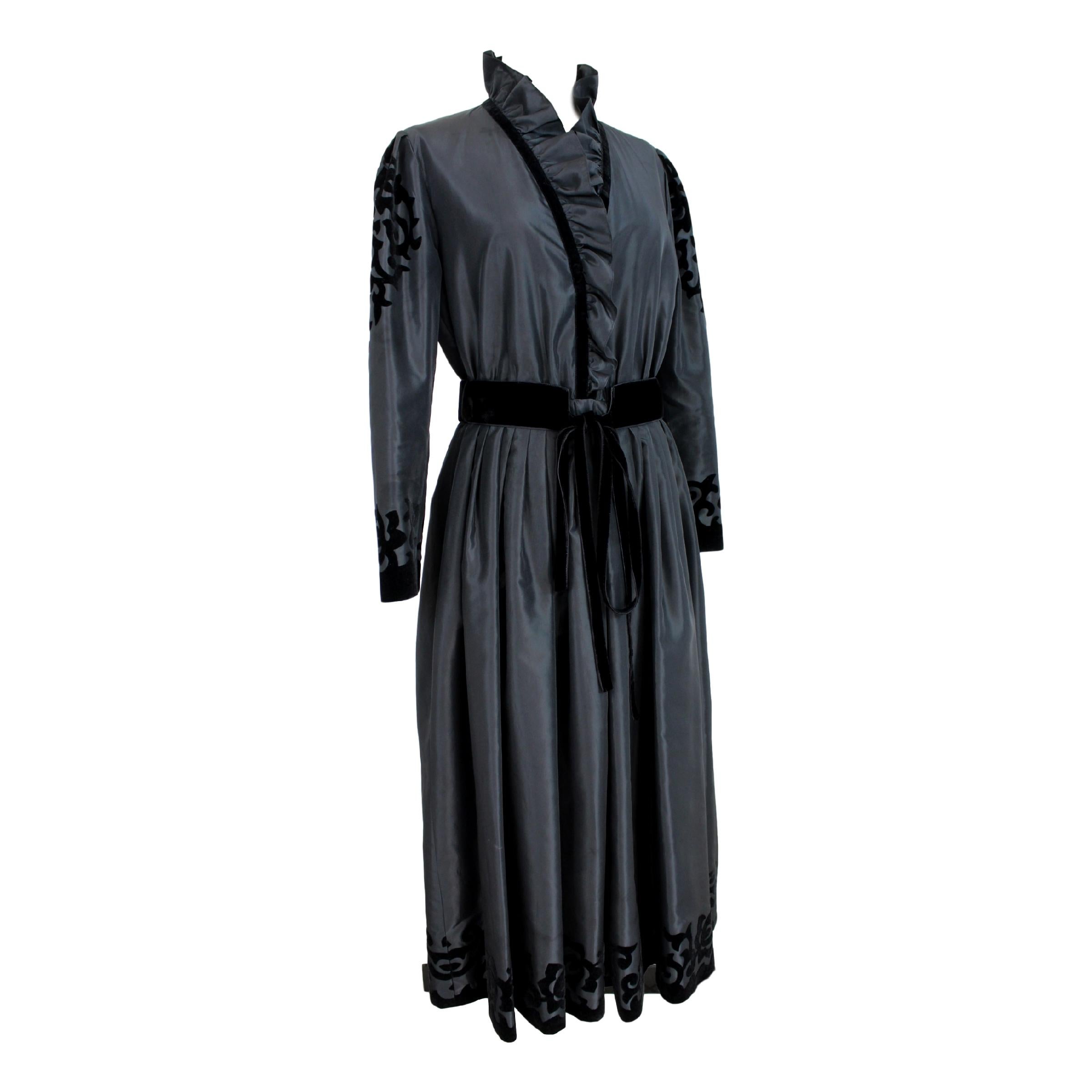 Women's 1990s Louis Feraud Black Cerimony Floral Velvet Vintage Long Dress For Sale