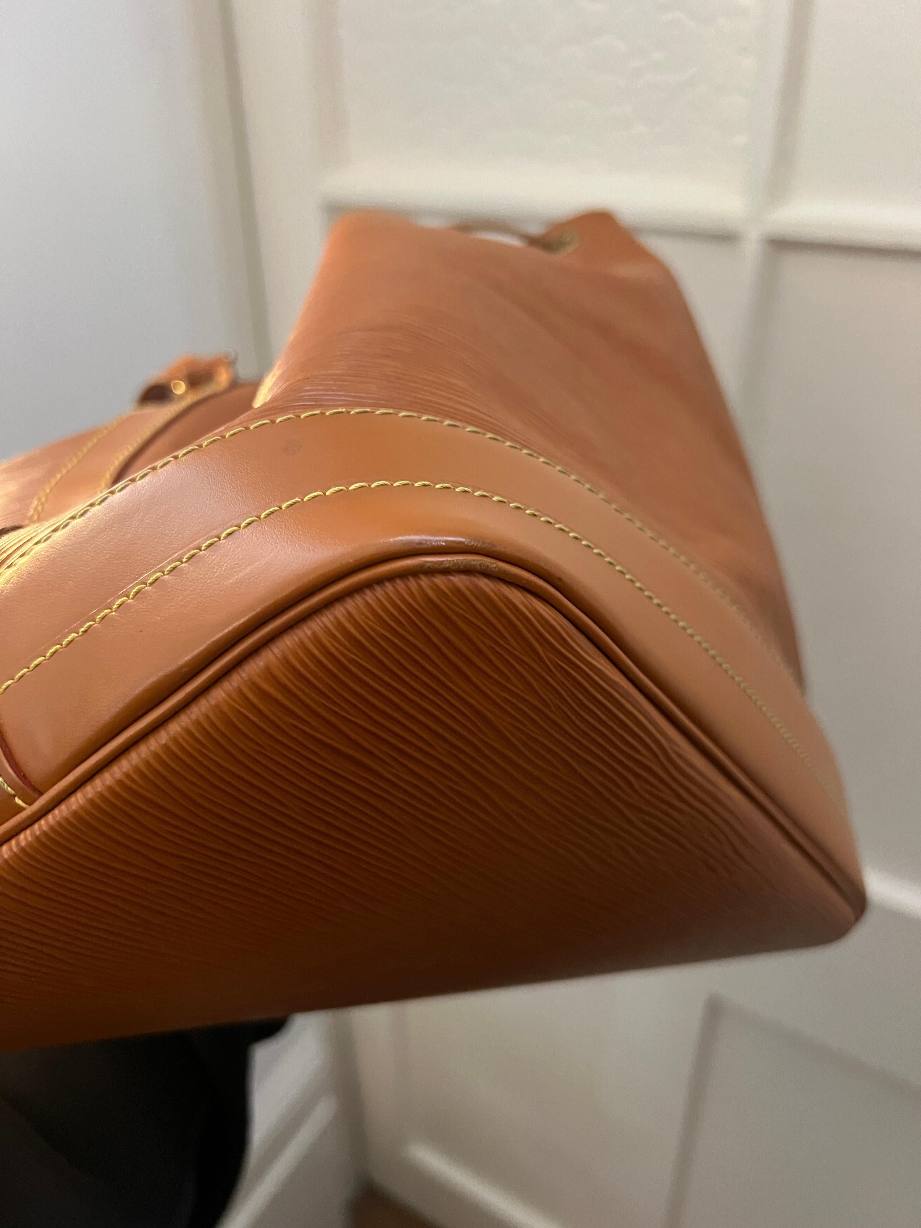 1990er Louis Vuitton Cipango Gold Epi Leder Noe GM Bucket Bag im Angebot 3