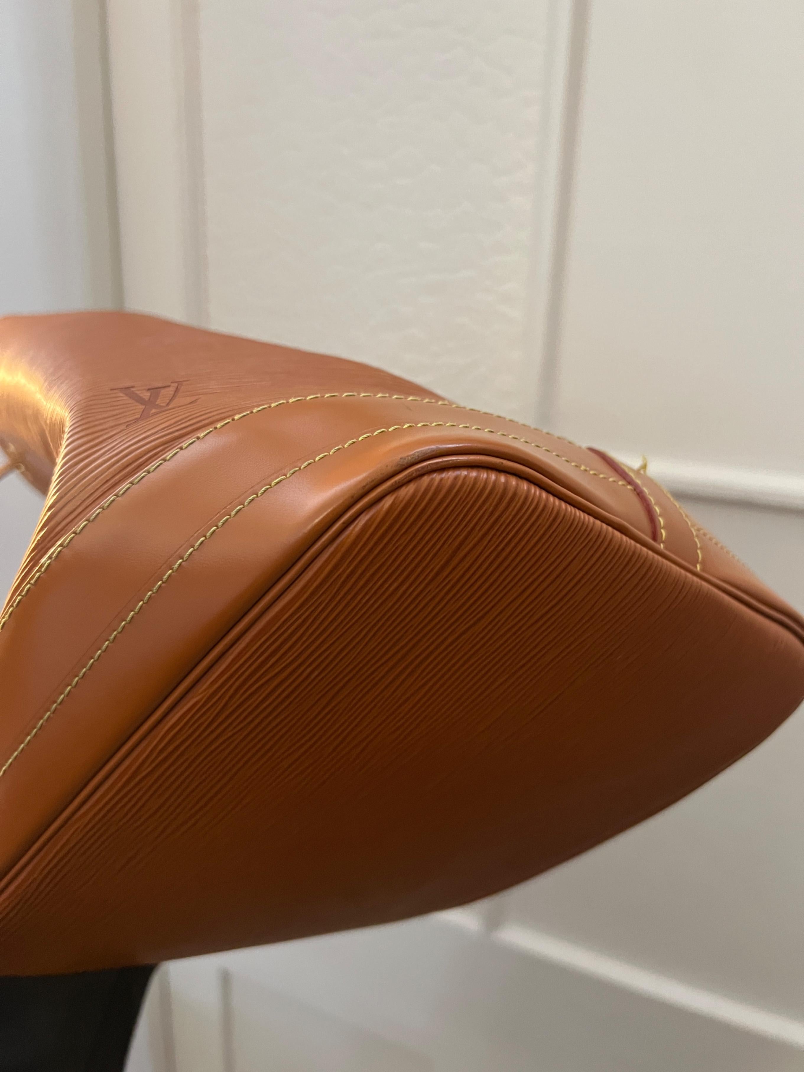 1990er Louis Vuitton Cipango Gold Epi Leder Noe GM Bucket Bag im Angebot 4