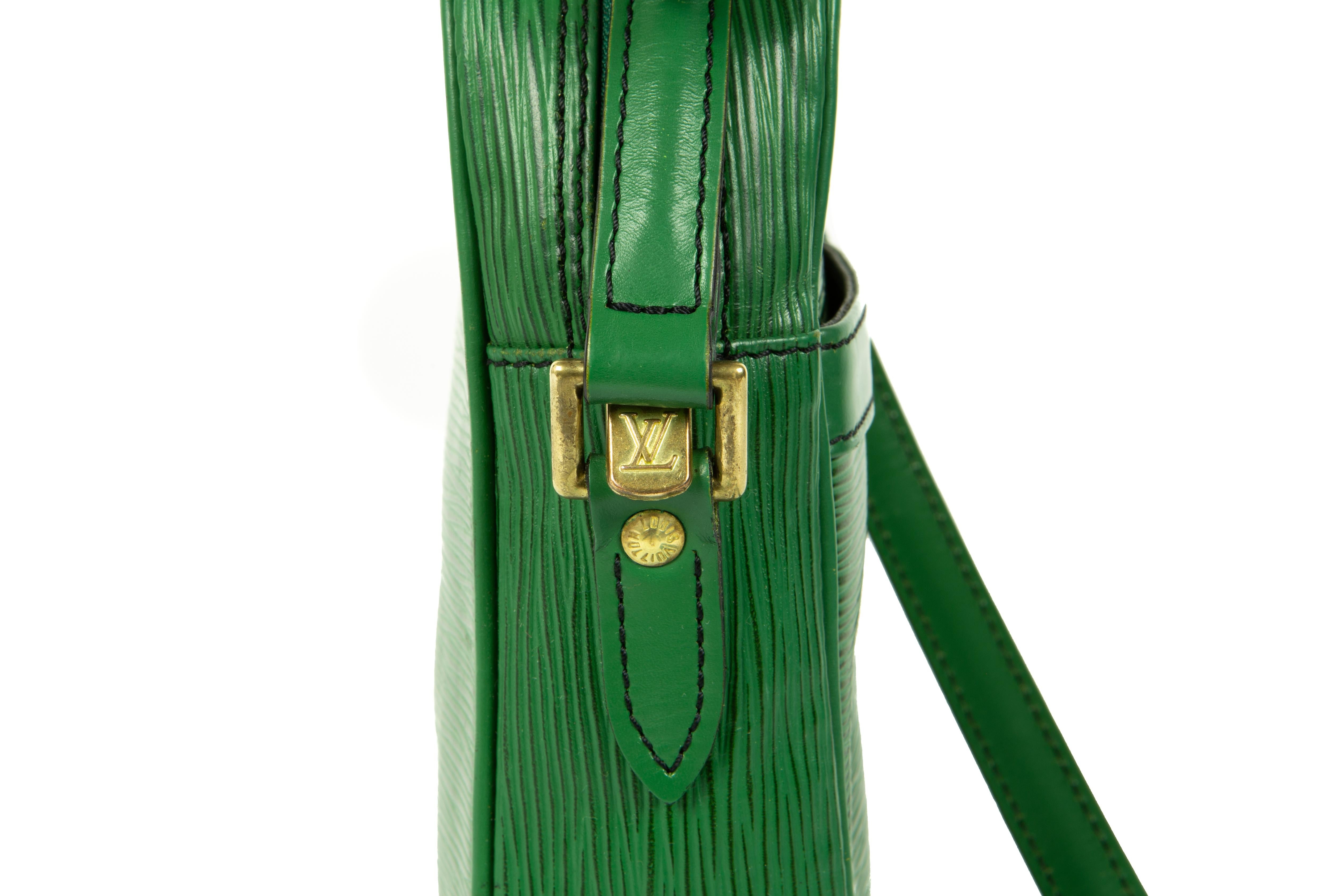 Louis Vuitton - Sac à bandoulière Danube en cuir épi vert, années 1990 Pour femmes en vente