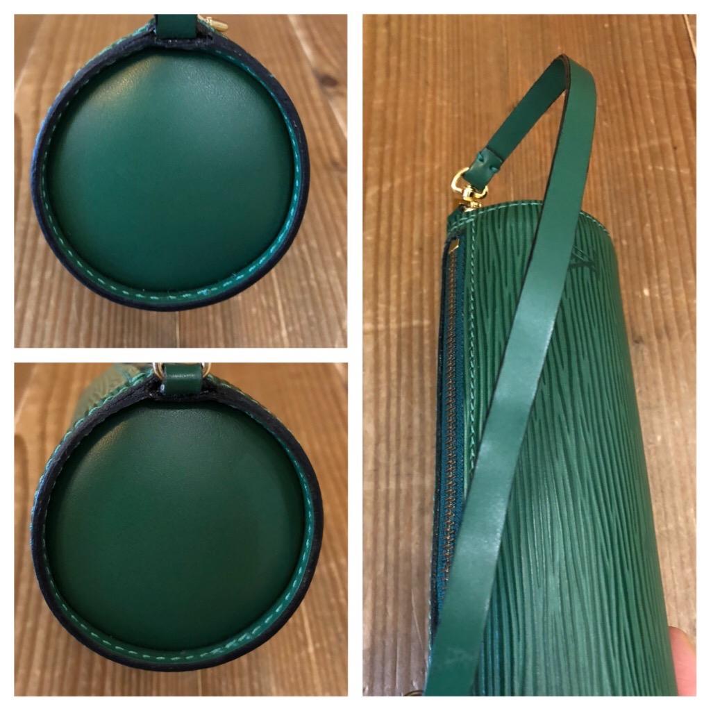1990s LOUIS VUITTON Green Epi Leather Mini Papillon Pouch Handbag In Good Condition In Bangkok, TH