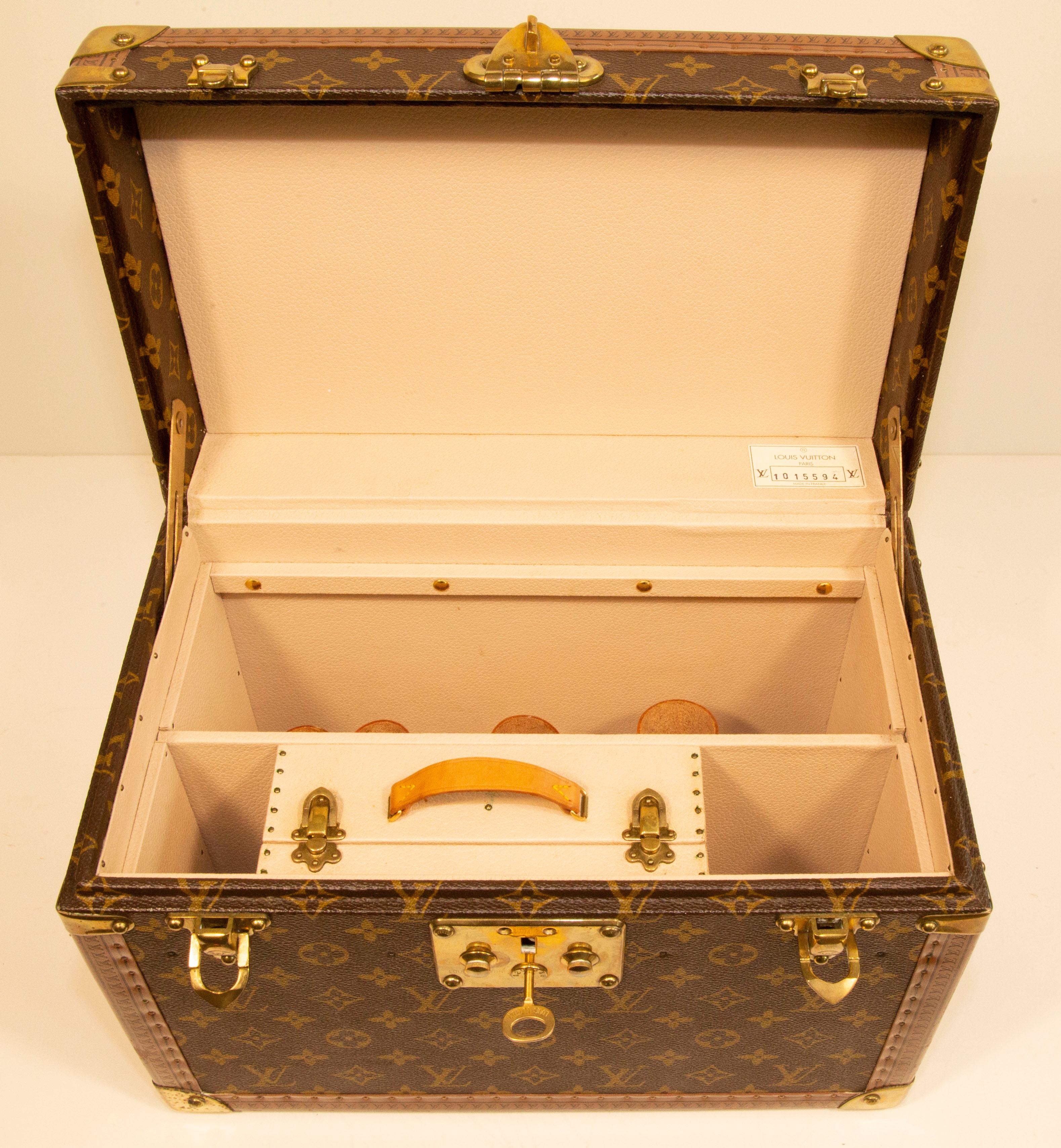 1990s Louis Vuitton Monogram Hard Shell Boite Pharmacie Vanity Trunk Case  For Sale 9