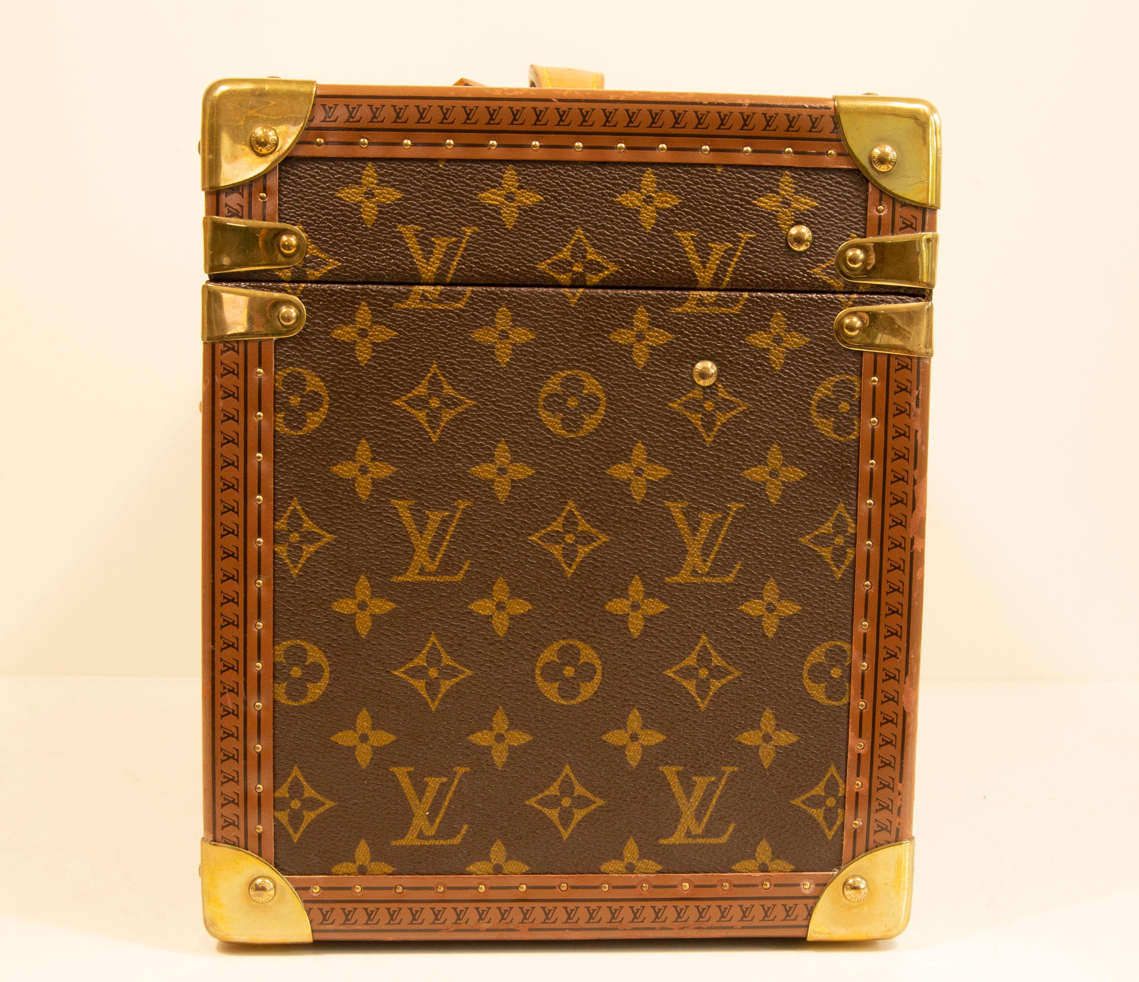 1990s Louis Vuitton Monogram Hard Shell Boite Pharmacie Vanity Trunk Case  For Sale 3