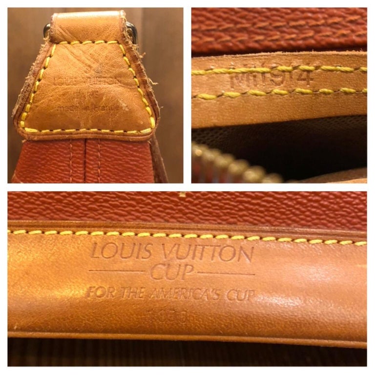 1990s LOUIS VUITTON Red Le Touquet America's Cup Crossbody Bag In Fair Condition For Sale In Bangkok, TH