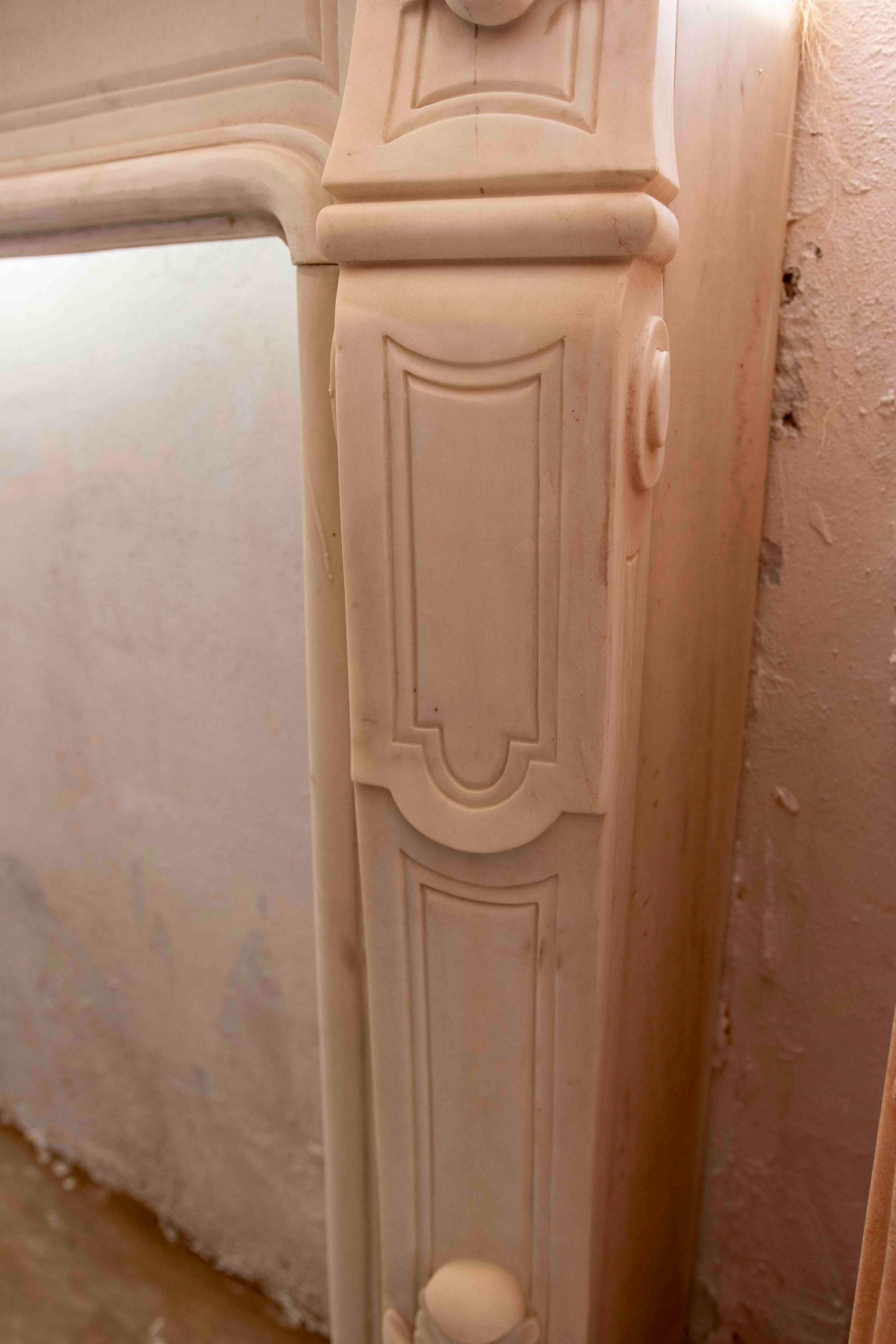 1990s Louis XV Style Carved White Marble Fireplace For Sale 7