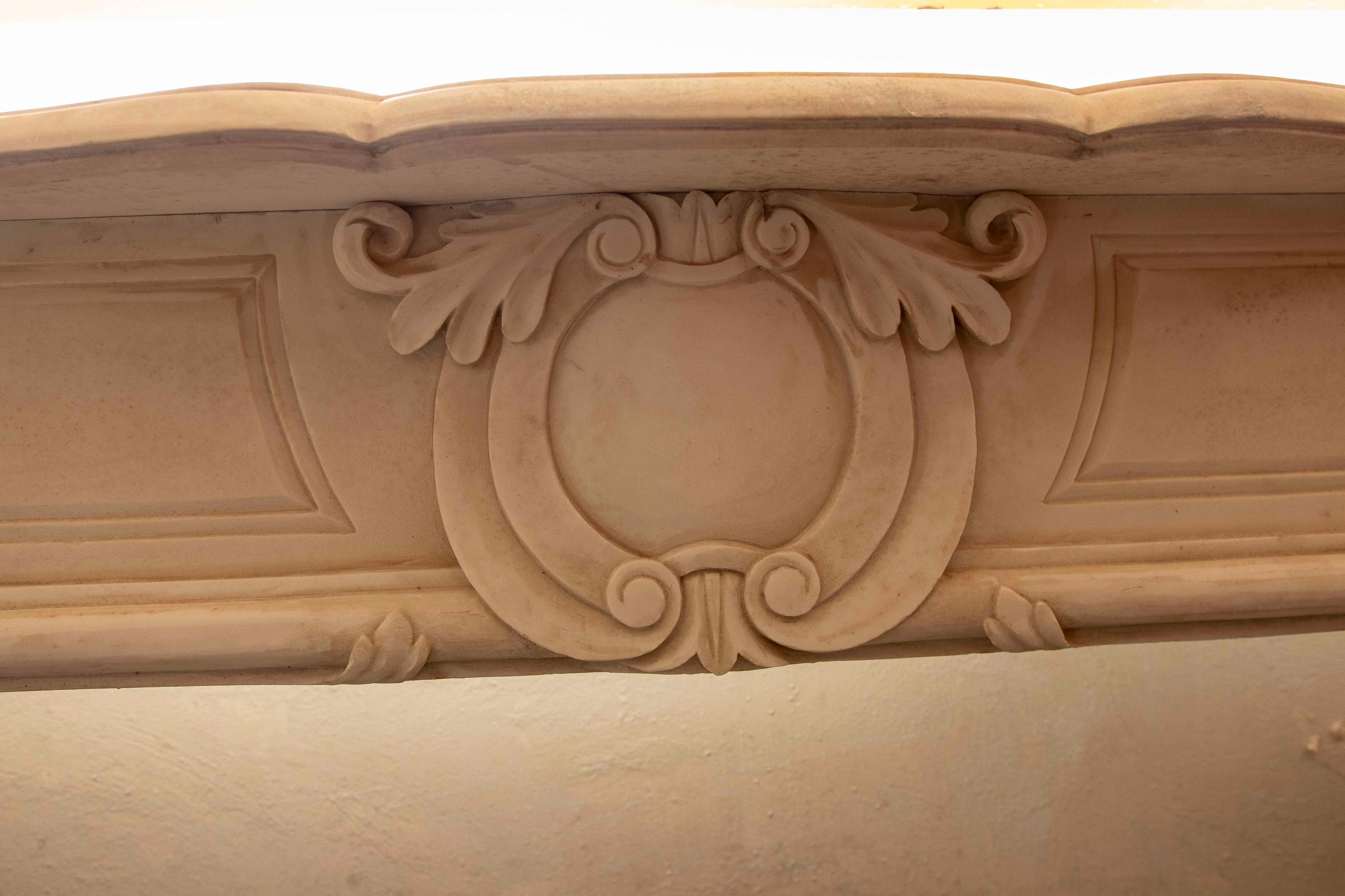1990s Louis XV Style Carved White Marble Fireplace In Good Condition For Sale In Marbella, ES