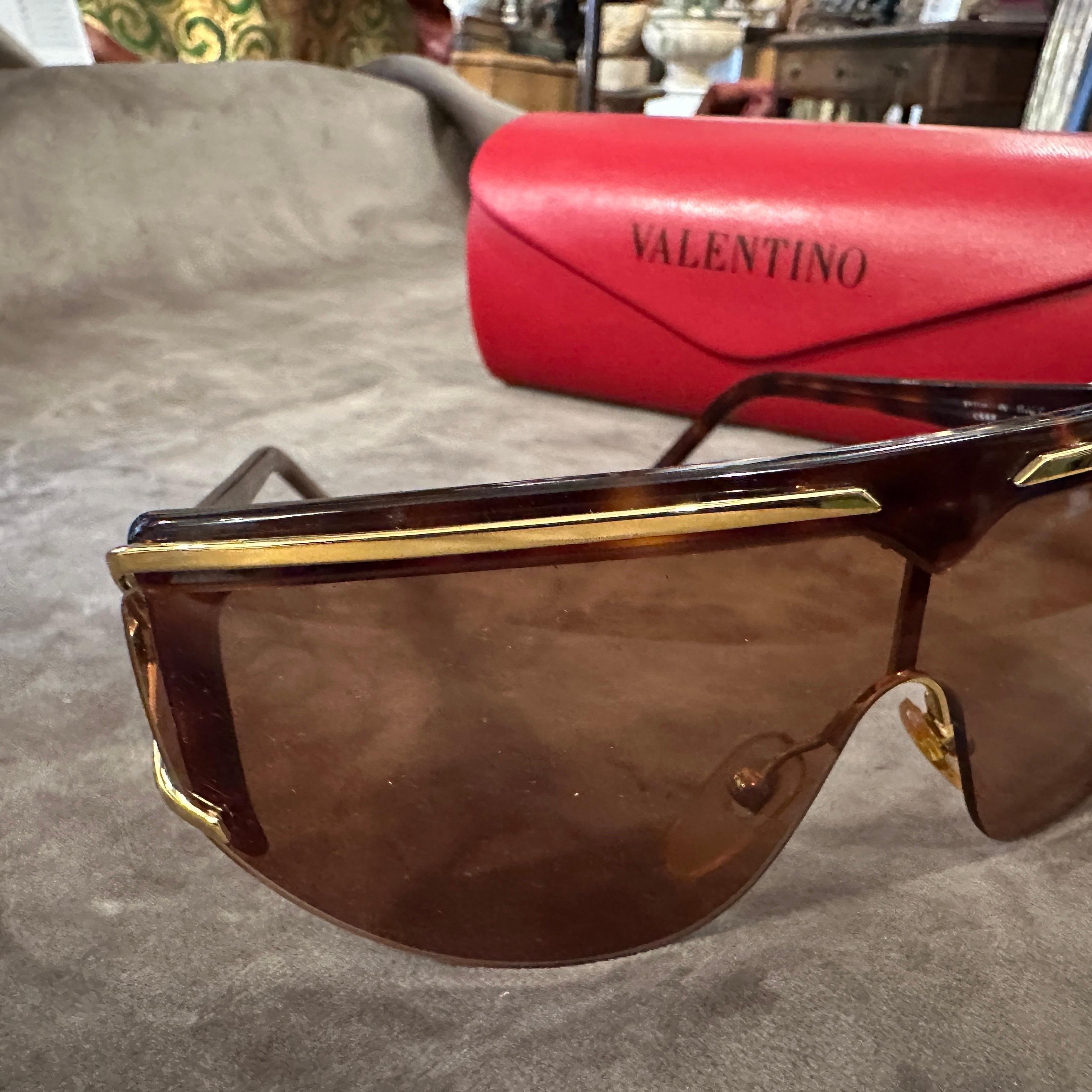 1990s Luxury Oversized Mask Sunglasses by Valentino For Sale 7