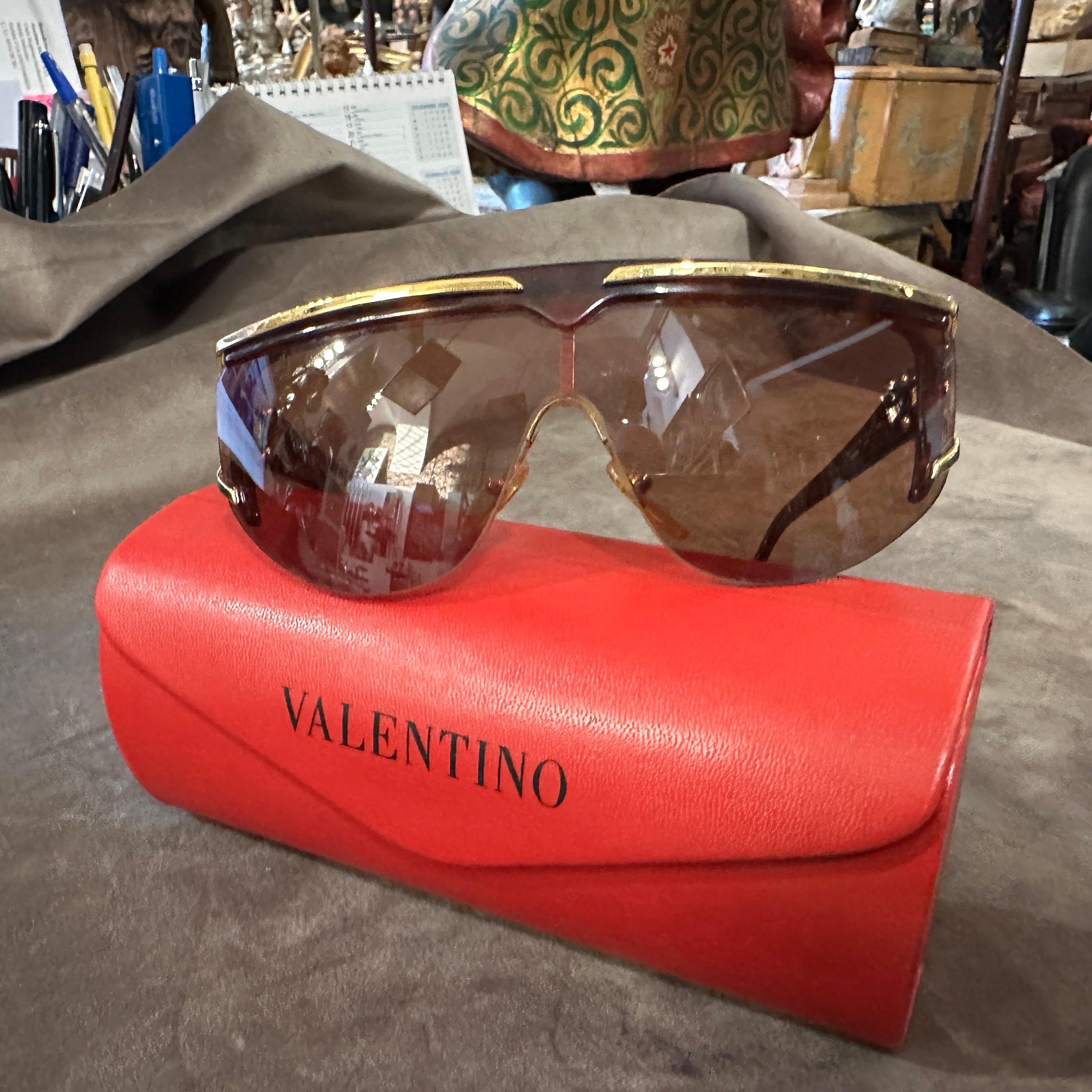 1990s Luxury Oversized Mask Sunglasses by Valentino For Sale 1