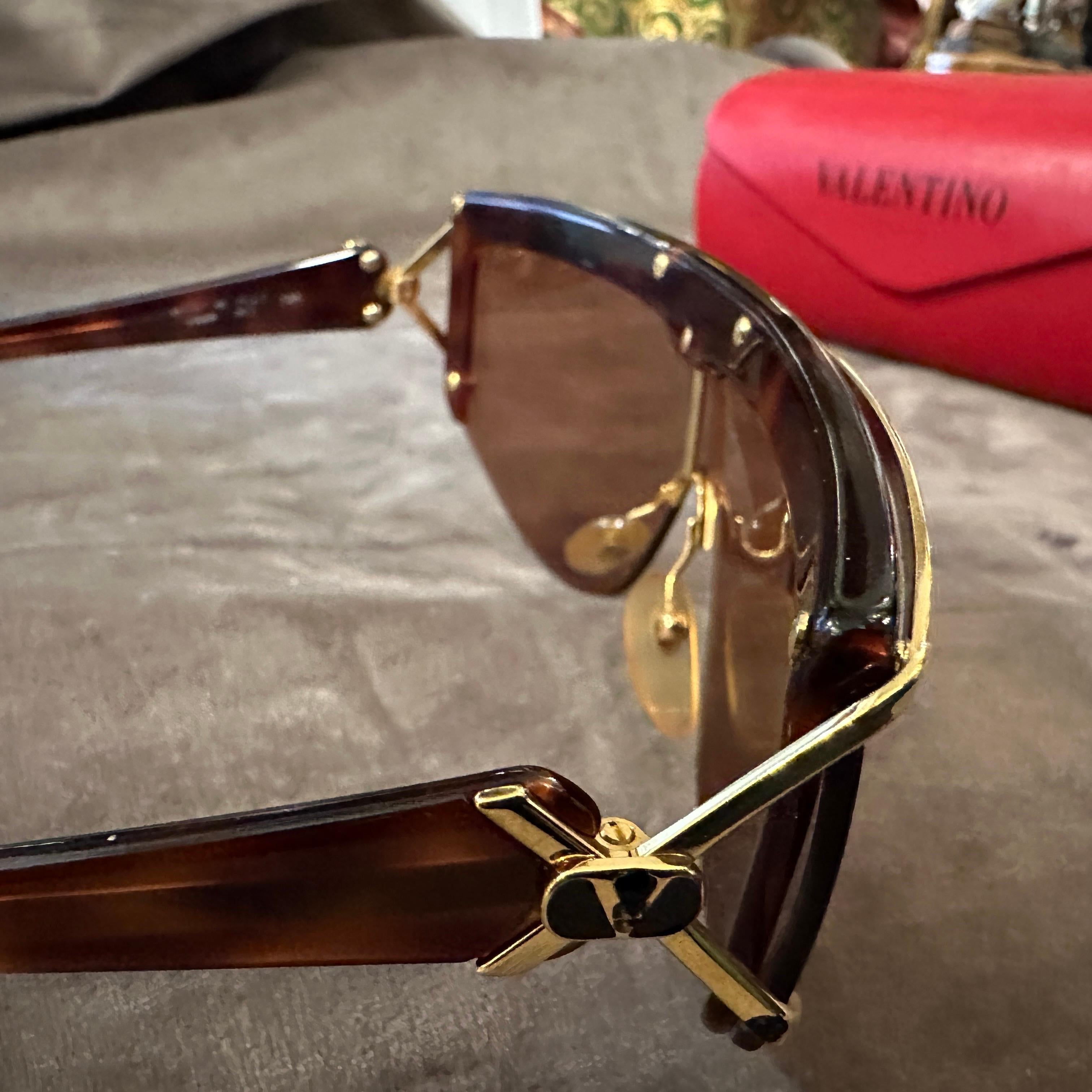 1990s Luxury Oversized Mask Sunglasses by Valentino For Sale 4