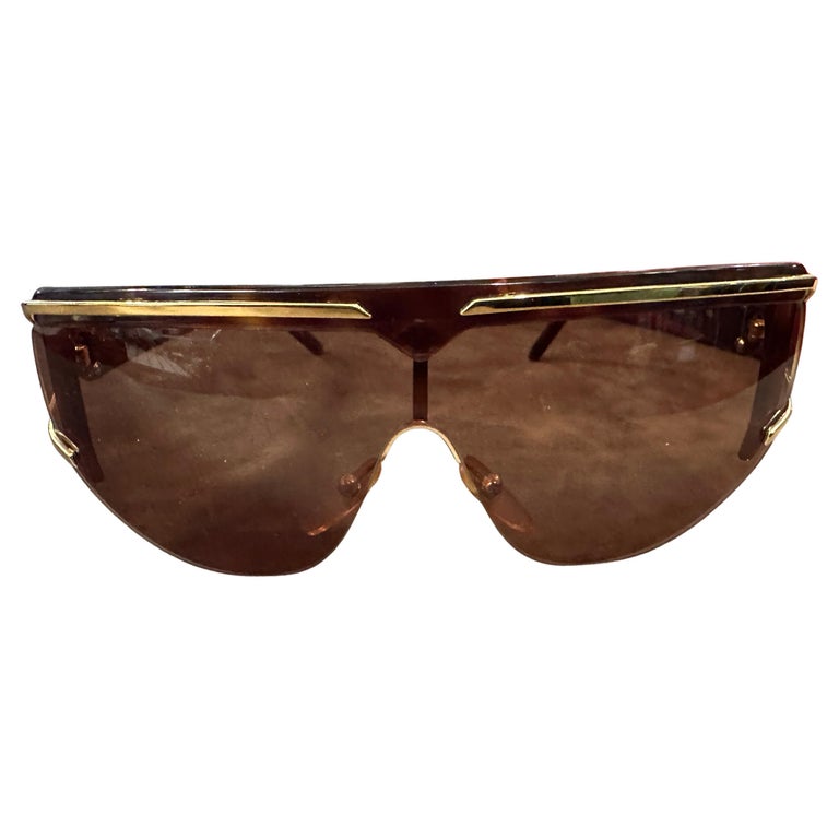 1990s Luxury Oversized Mask Sunglasses by Valentino For Sale  display picture 3
