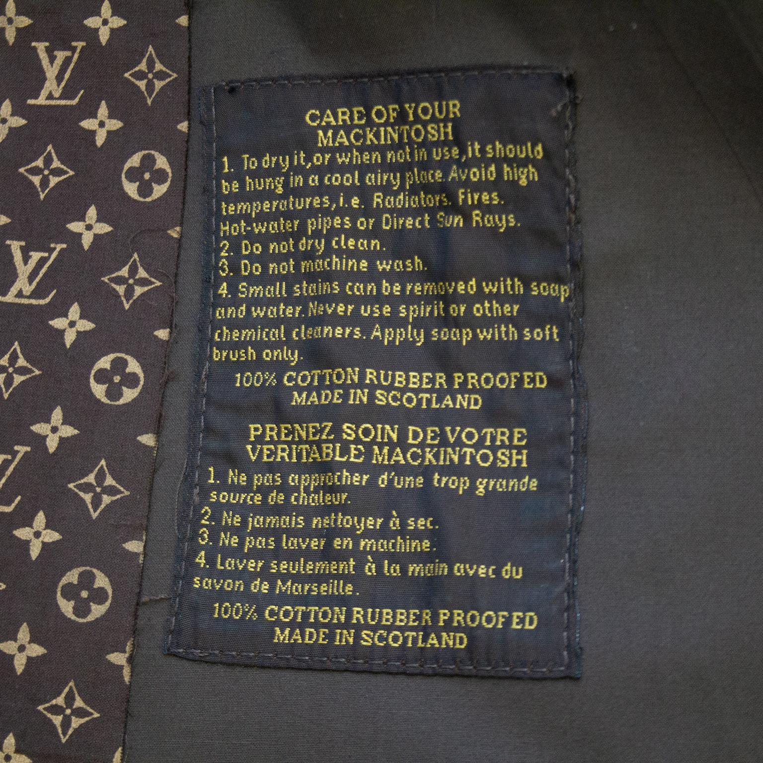 1990's Mackintosh x Louis Vuitton Monogram Trench Coat For Sale 1