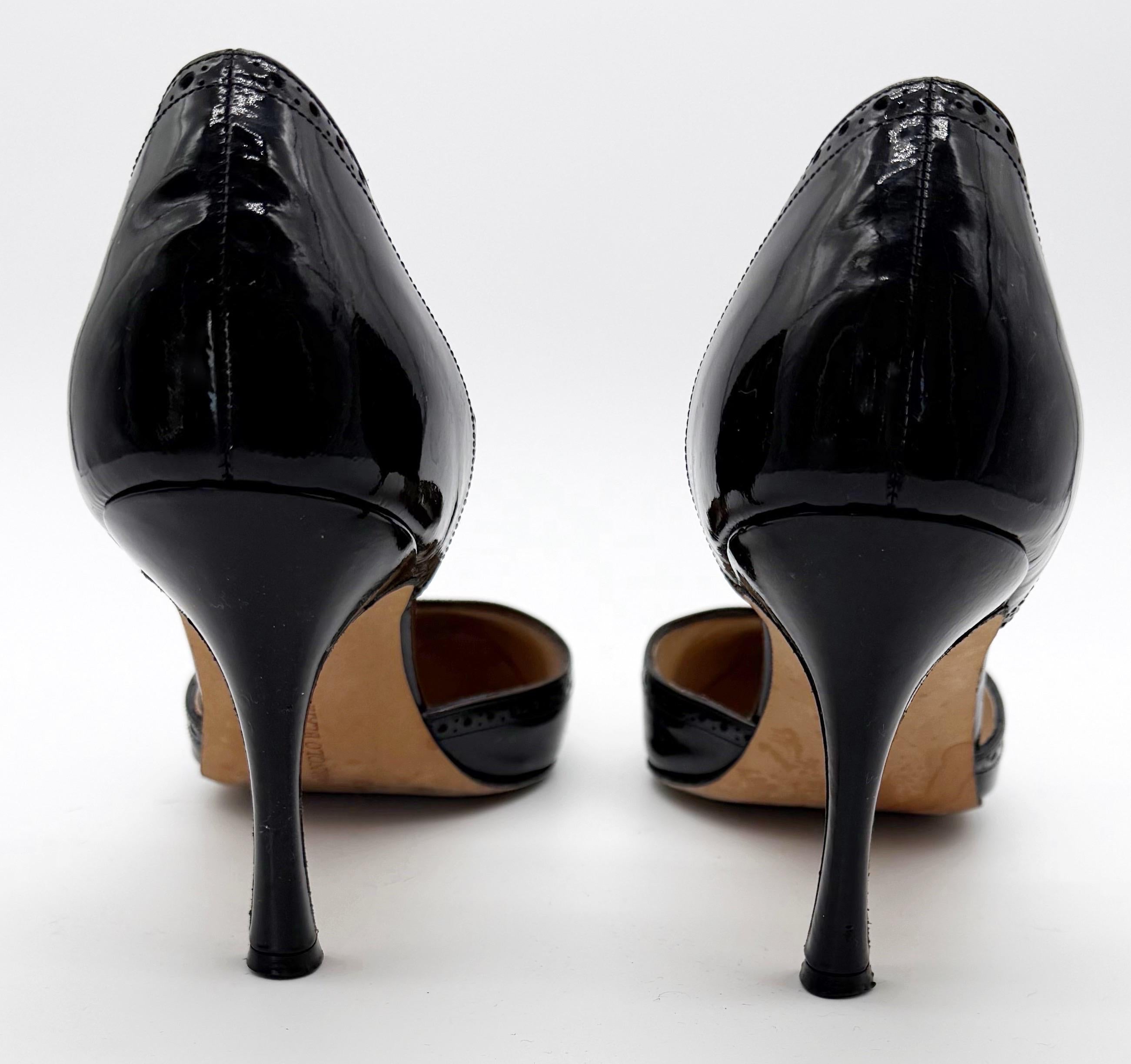 Women's 1990s Manolo Blahnik Size 39 / 9 Black Patent Leather Spectator Vintage Heels For Sale