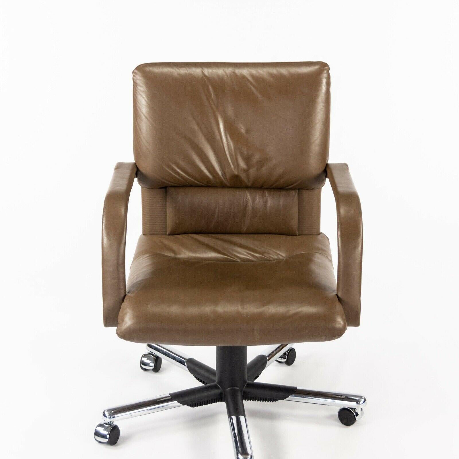 1990 Mario Bellini Vitra Figura High Back Desk Chair in Brown Leather (Chaise de bureau à haut dossier en cuir Brown) en vente 5