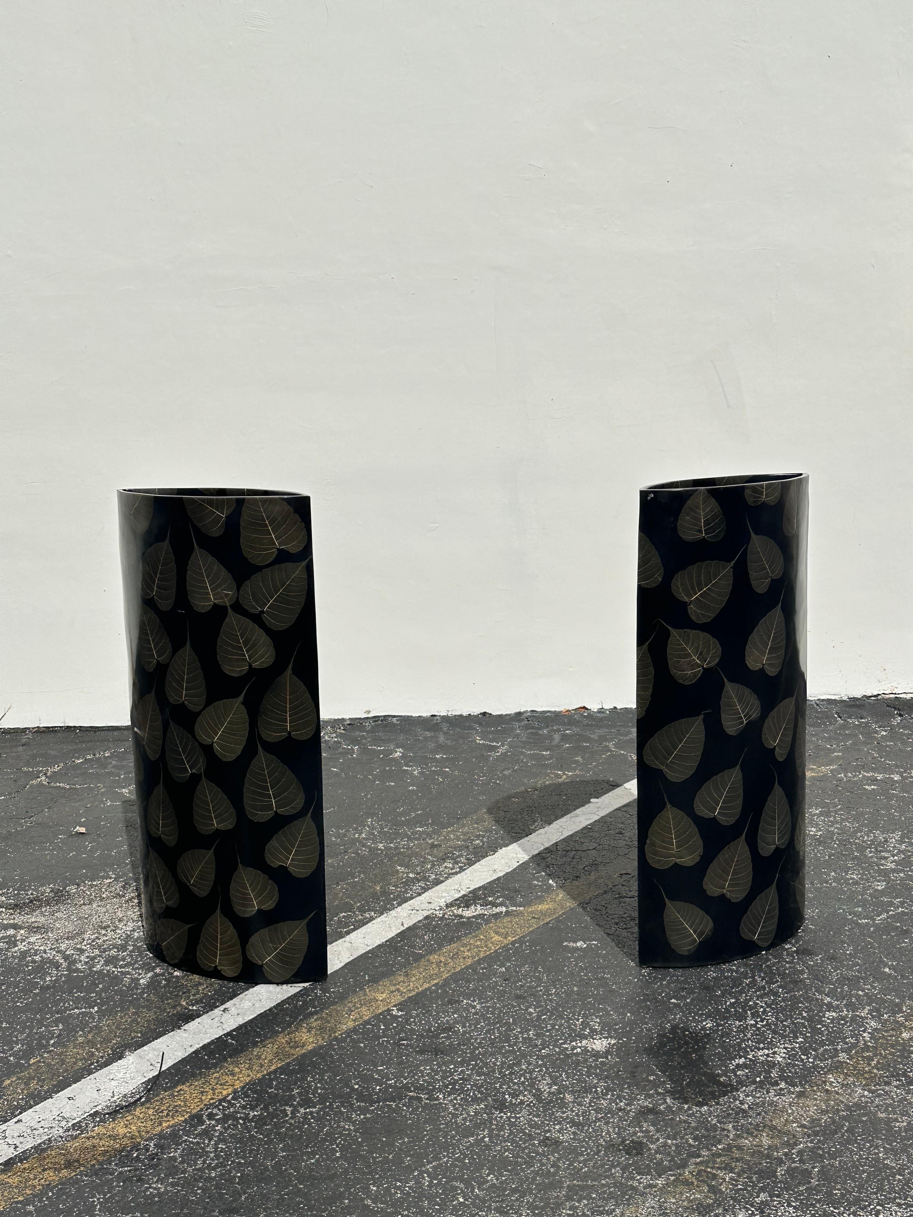 1990 Marquis Collection of Beverly Hills Floor Vase Planters, Set of 2 Bon état - En vente à Fort Lauderdale, FL