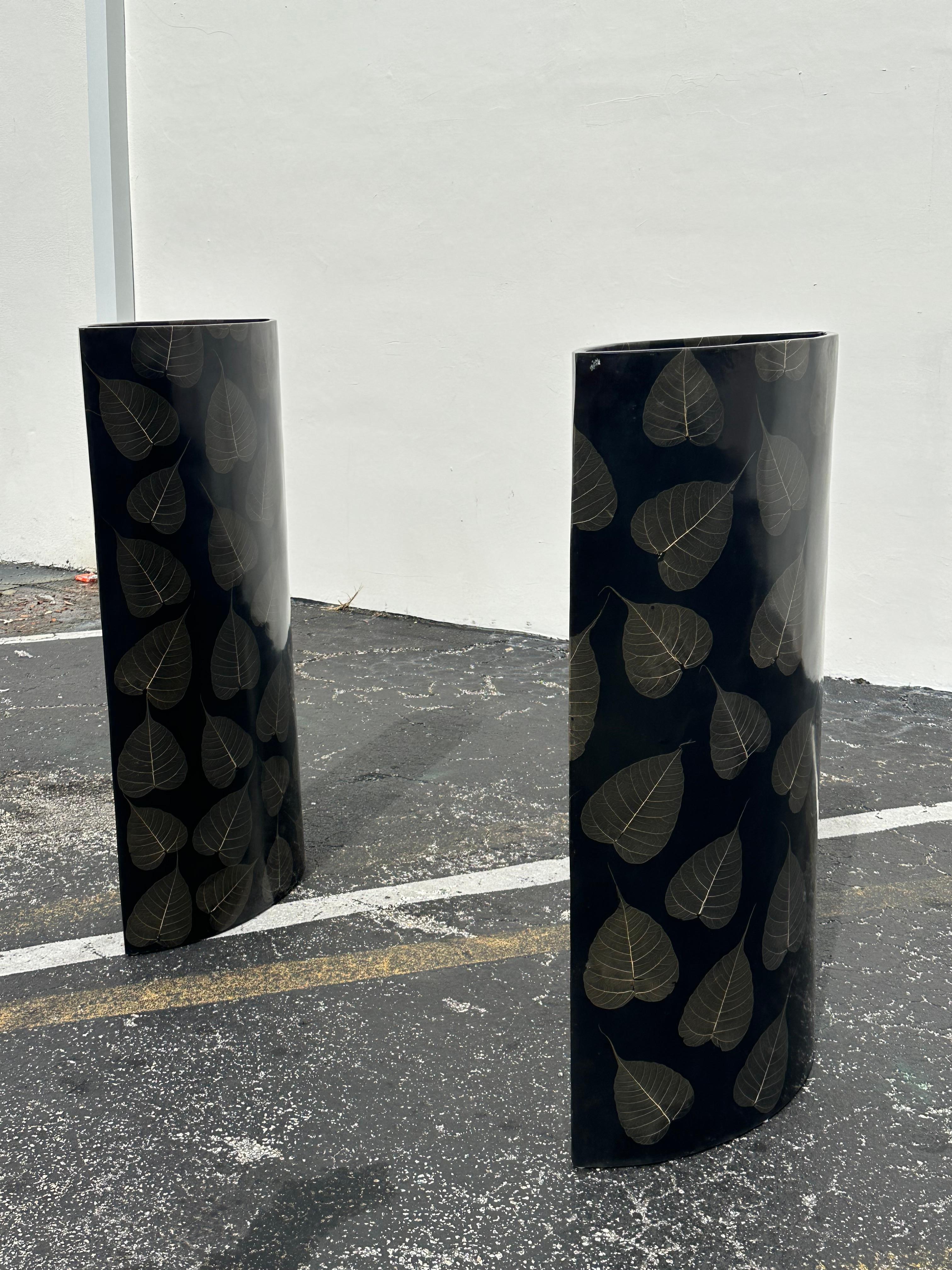 Fin du 20e siècle 1990 Marquis Collection of Beverly Hills Floor Vase Planters, Set of 2 en vente