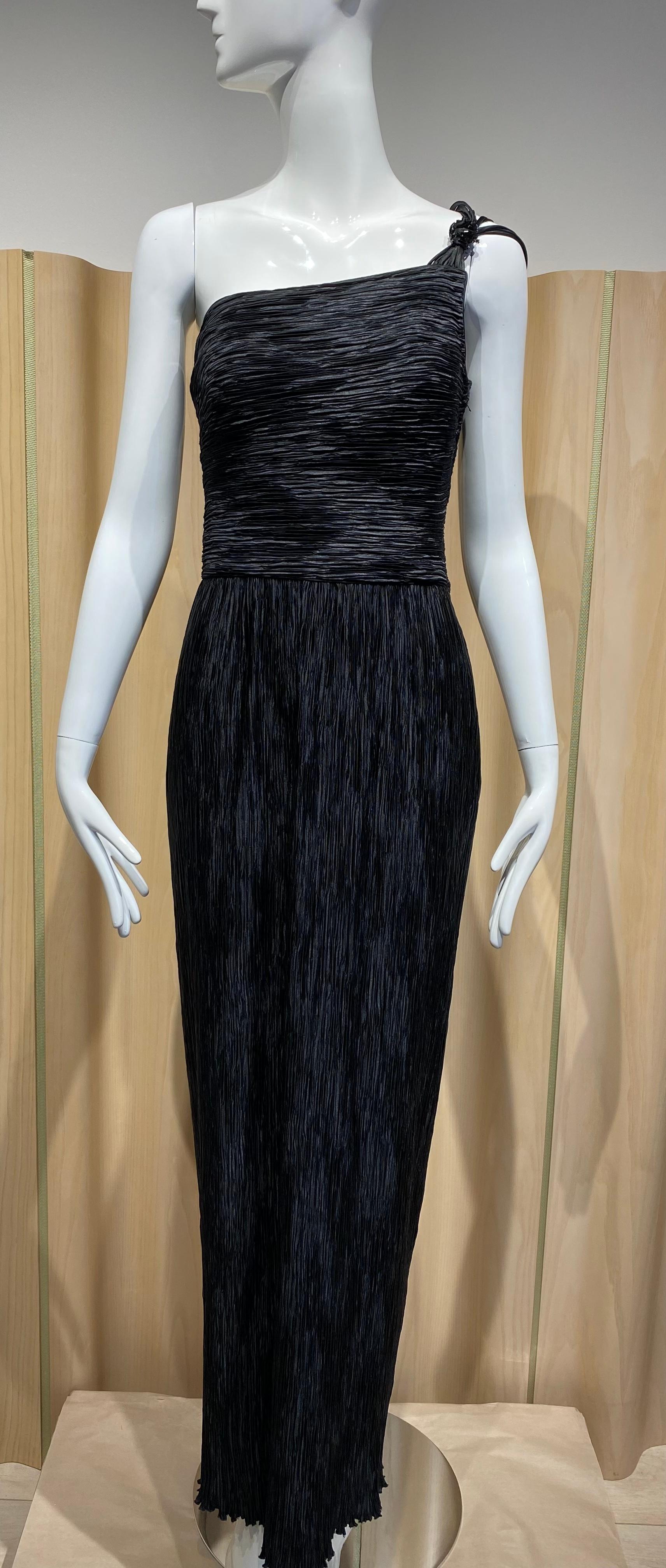 1990s Mary McFadden Black Pleated Grecian Dress For Sale 3