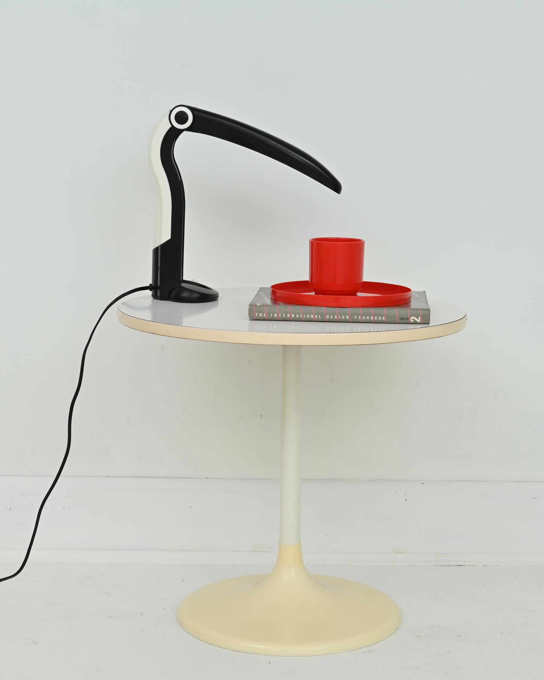 Late 20th Century 1990s Memphis Design Black Toucan Table Lamp by H.T. Huang for Huangslite
