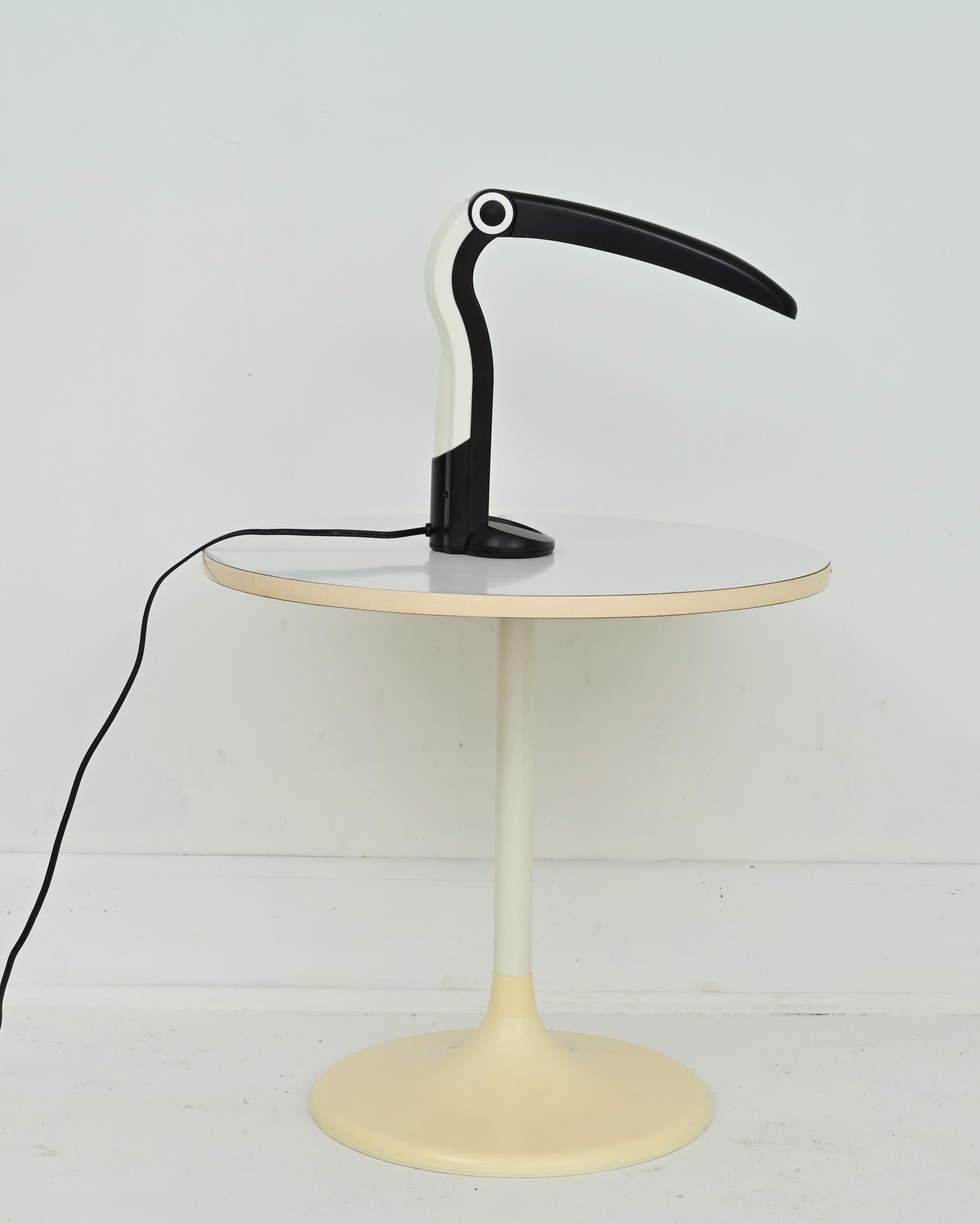1990s Memphis Design Black Toucan Table Lamp by H.T. Huang for Huangslite 1
