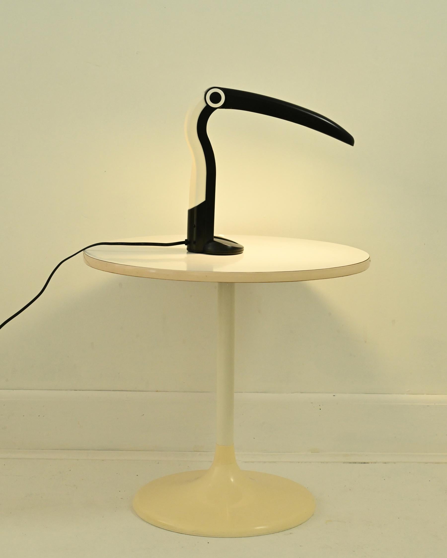 1990s Memphis Design Black Toucan Table Lamp by H.T. Huang for Huangslite 2